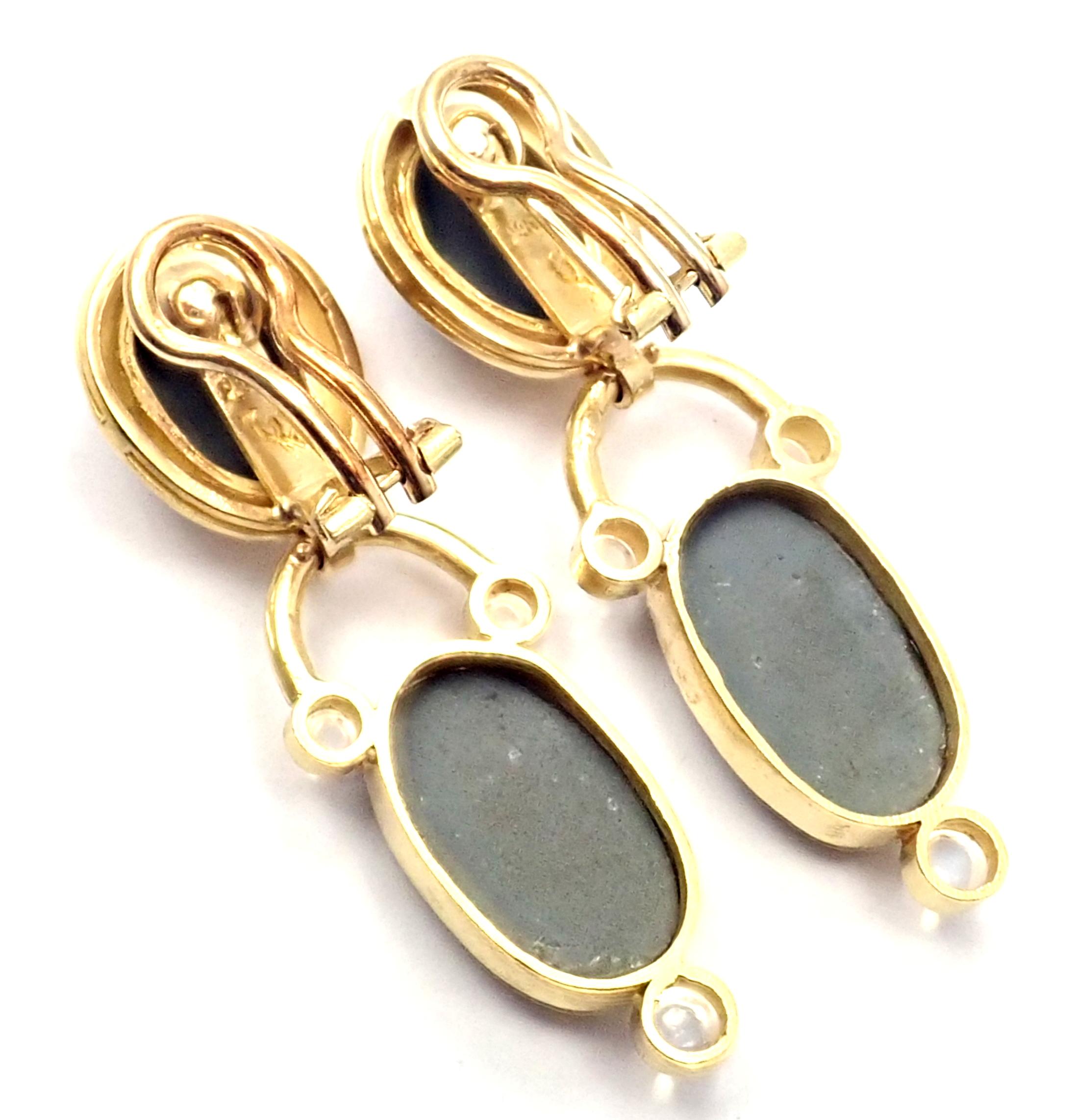  Elizabeth Locke, boucles d'oreilles pendantes en or jaune avec camée de pierres de lune en lave Unisexe 