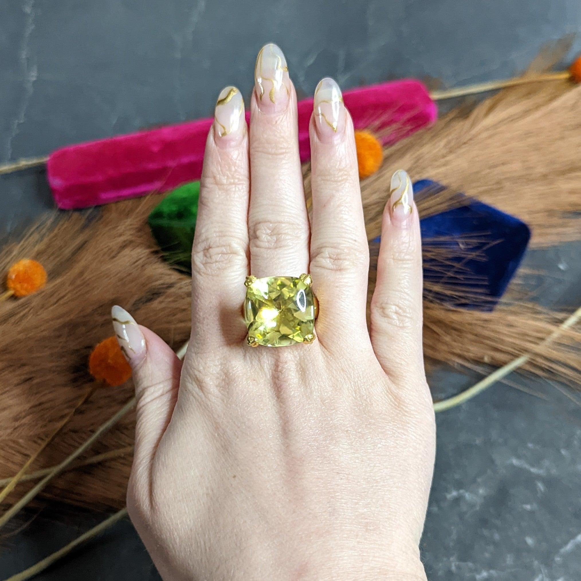 Elizabeth Locke Lemon Quartz 19 Karat Gold Gemstone Ring 1