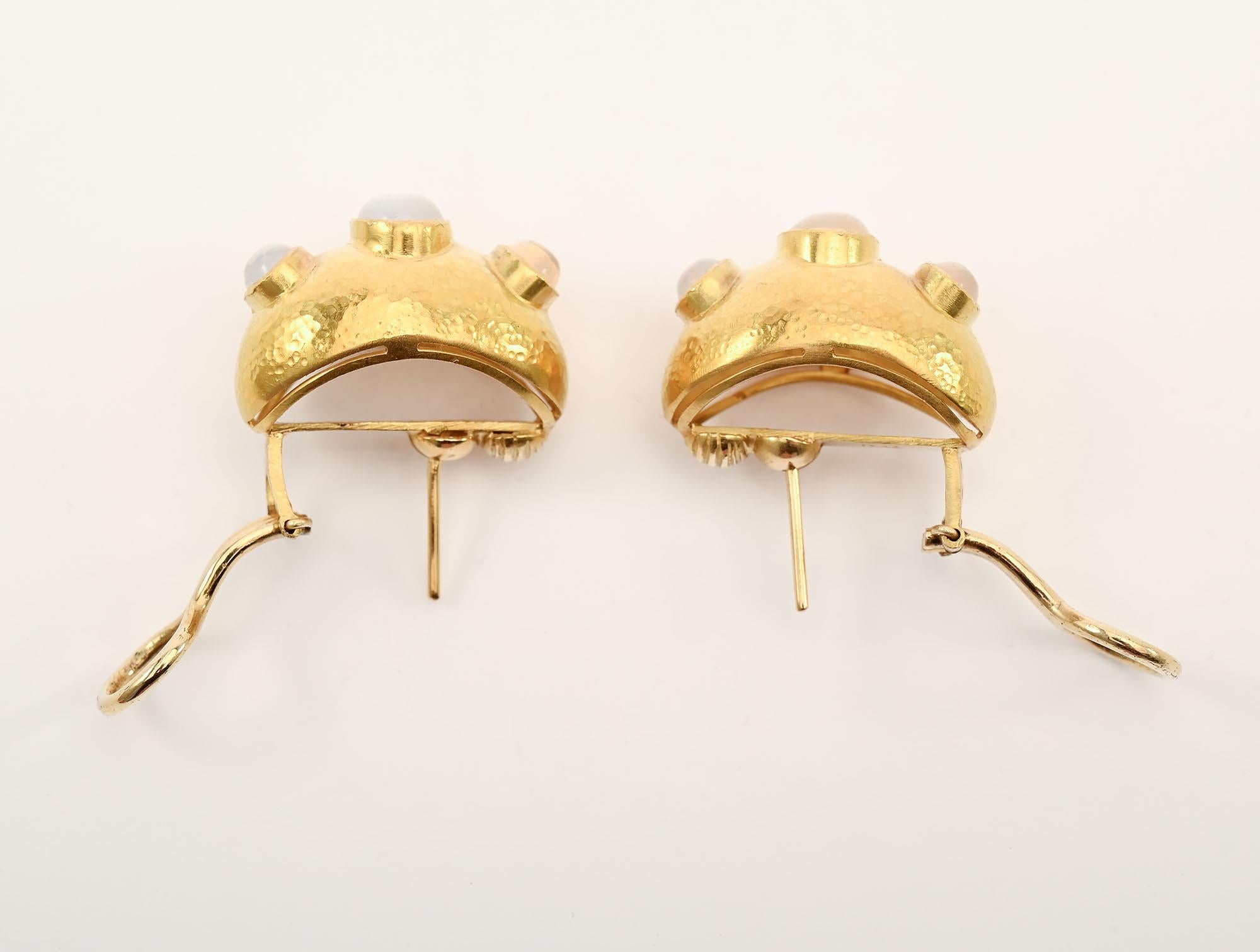 da uomo o donna Orecchini a cerchio con pietra di luna di Elizabeth Locke in vendita