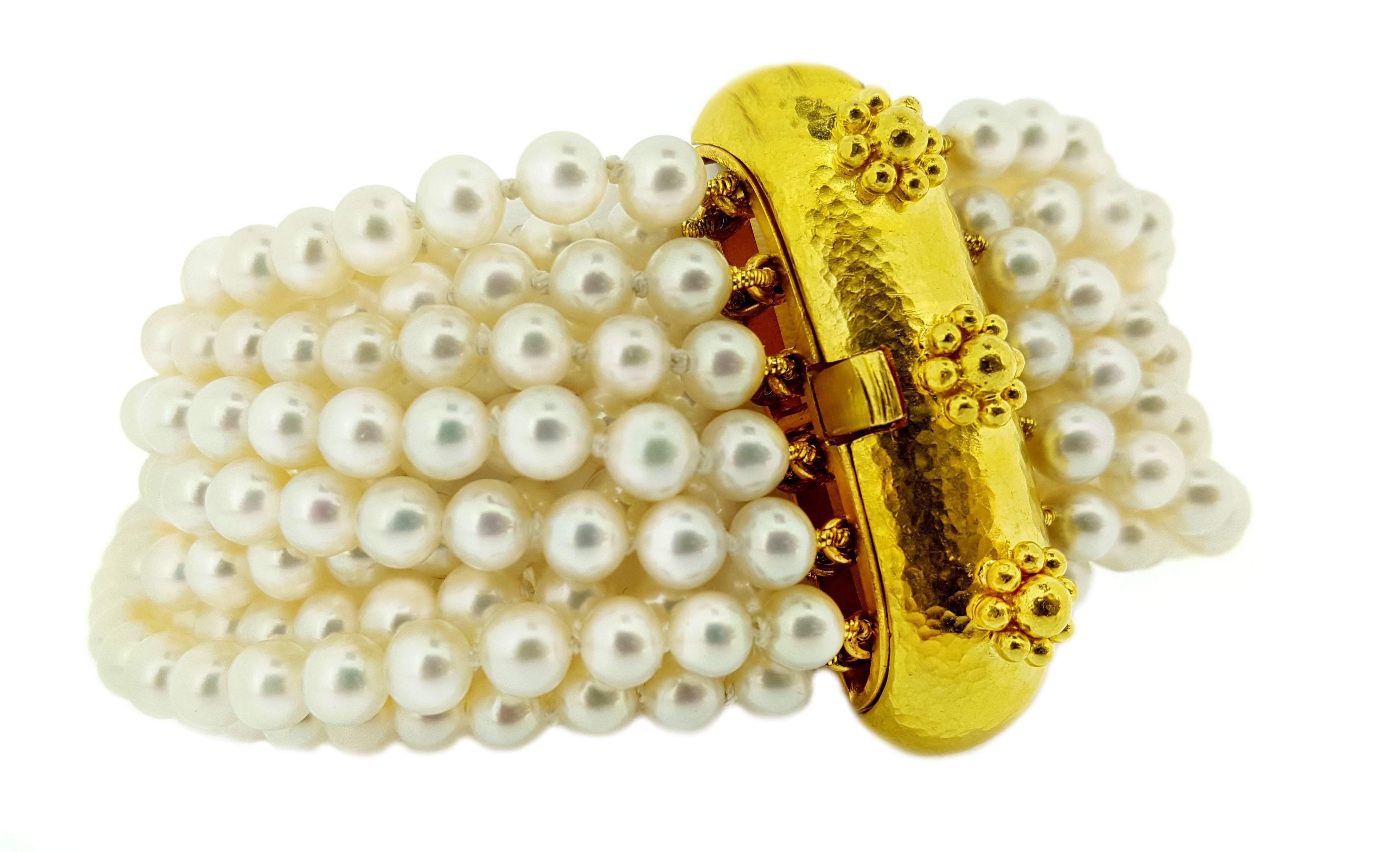 Elizabeth Locke Multi-Strand Pearl Bracelet In Excellent Condition In Vail, CO