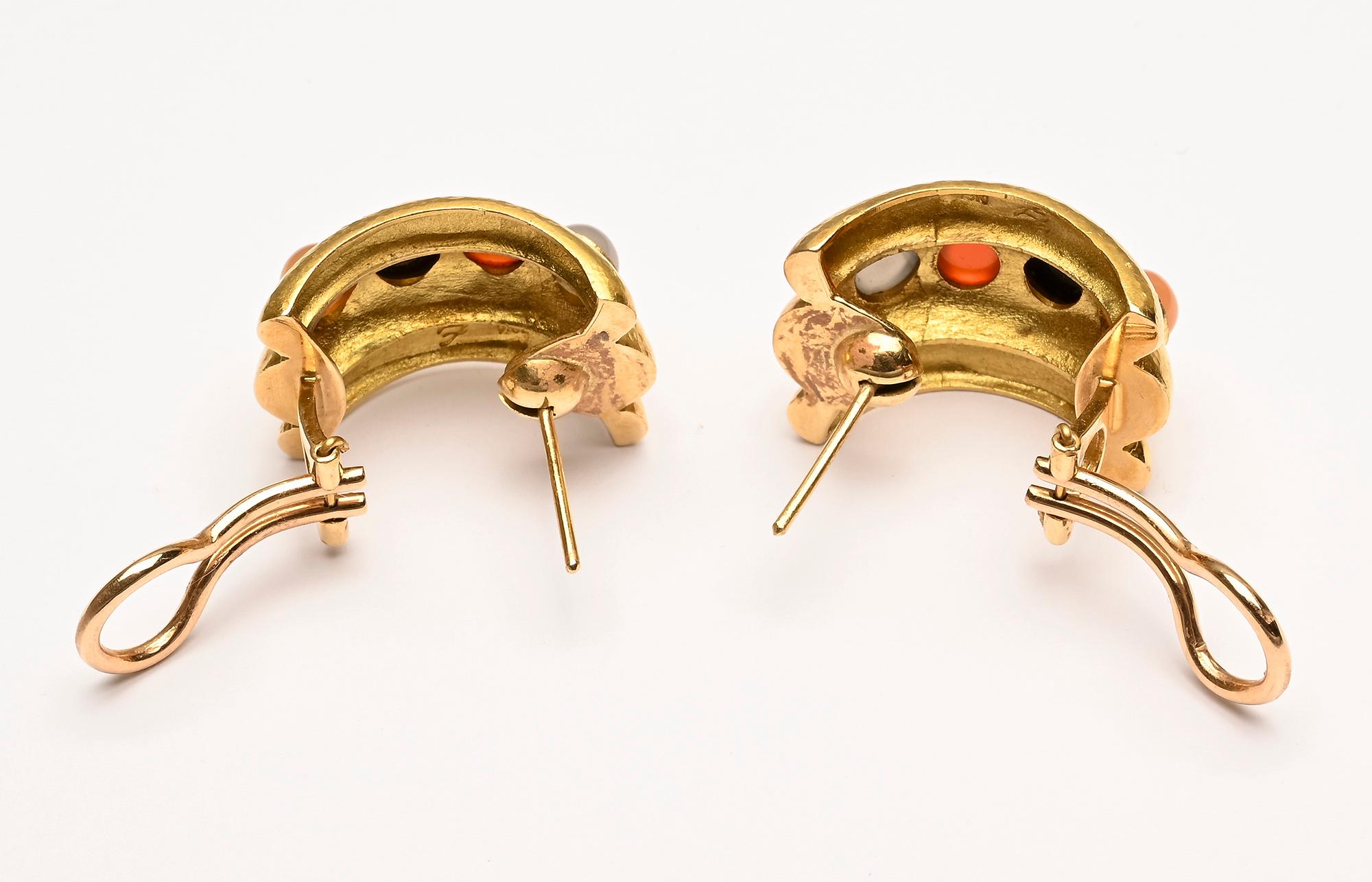 Elizabeth Locke Multigem Half Hoop Earrings In Excellent Condition For Sale In Darnestown, MD