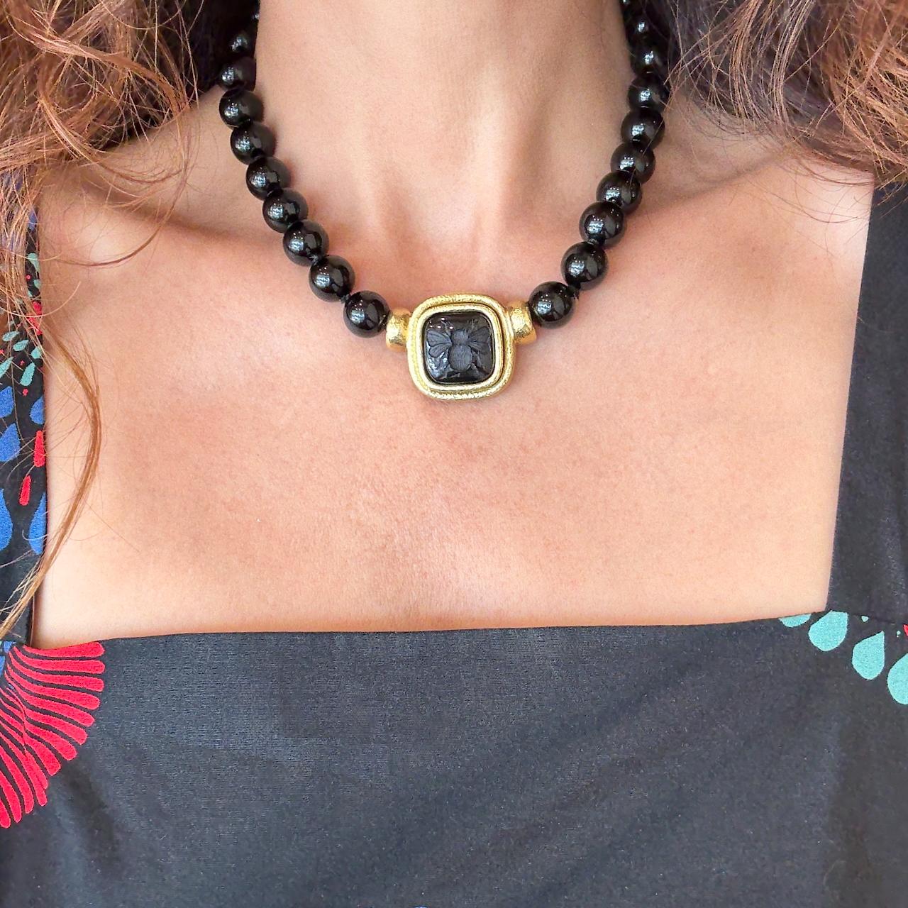 Elizabeth Locke Onyx Bee 18K Gold Necklace For Sale 7