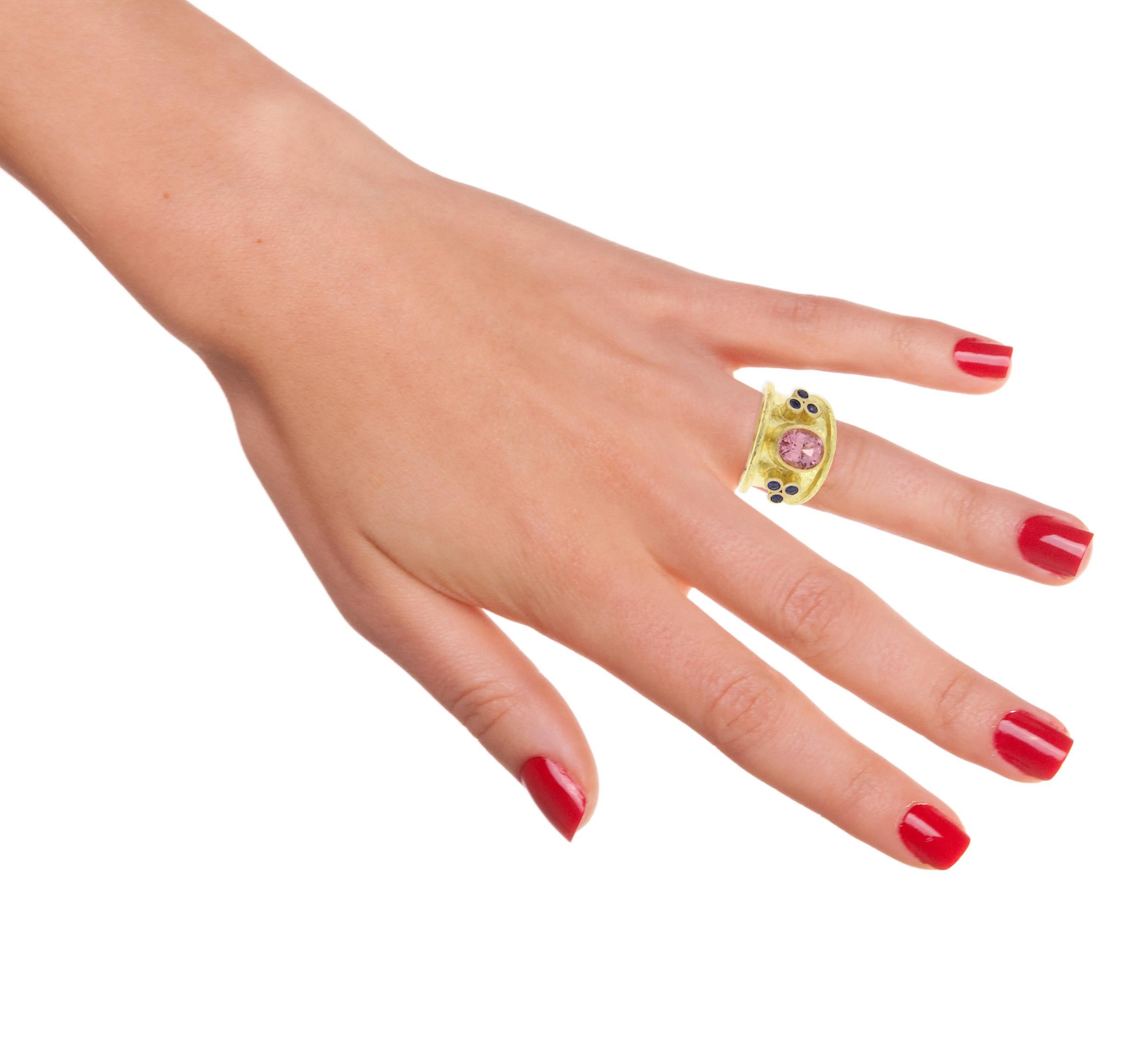 Elizabeth Locke Pink Spinel Sapphire Gold Ring 1