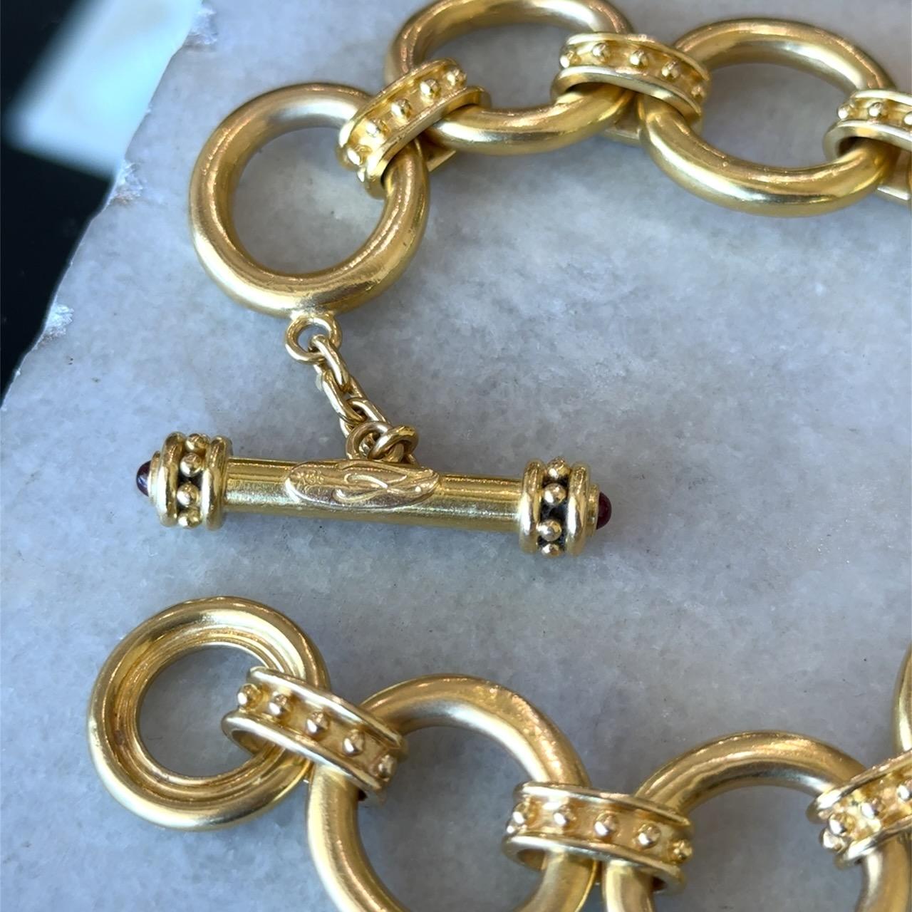 Elizabeth Locke - Bracelet en or 18 carats avec chaîne à maillons en forme de rubis en vente 1