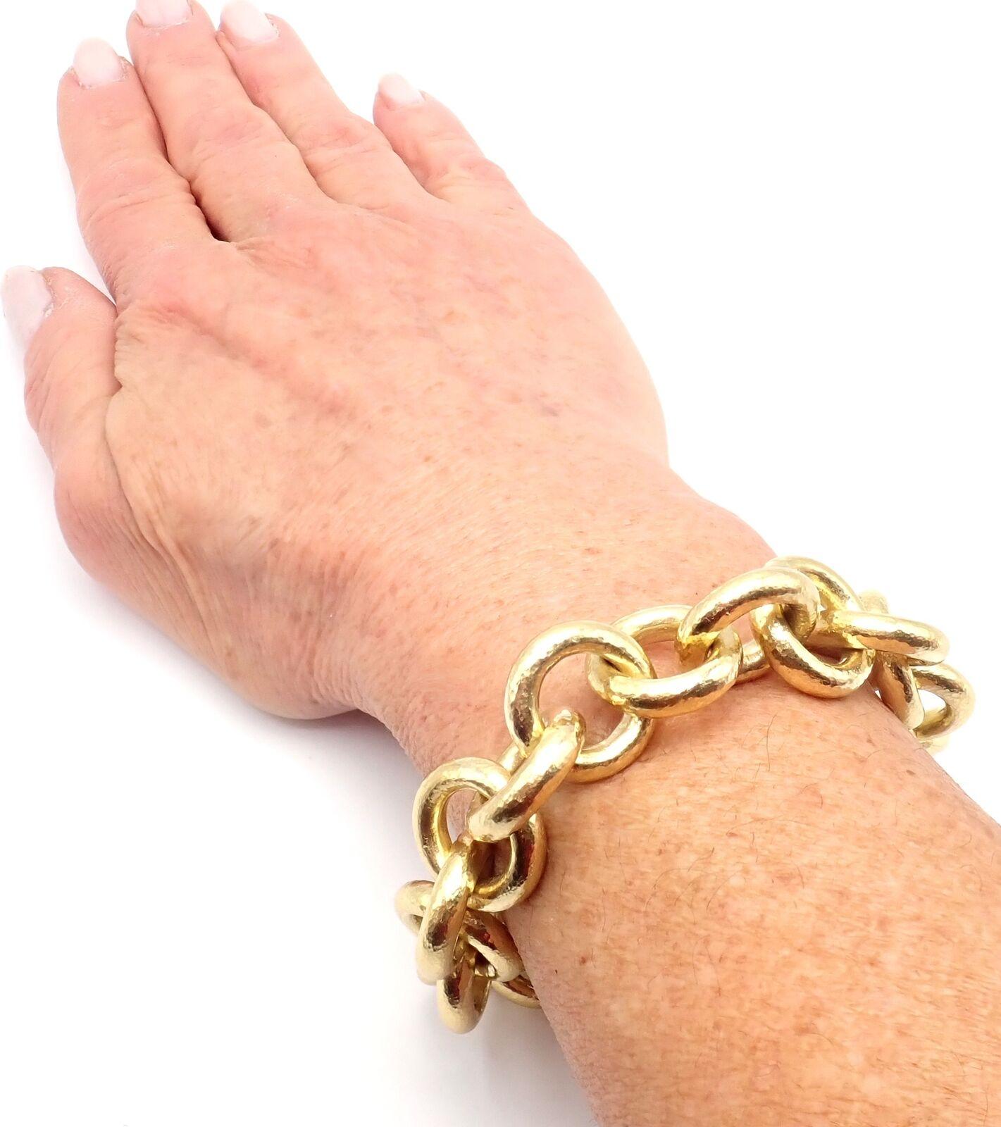 Elizabeth Locke Sapphire Toggle Hammered Yellow Gold Link Bracelet 5