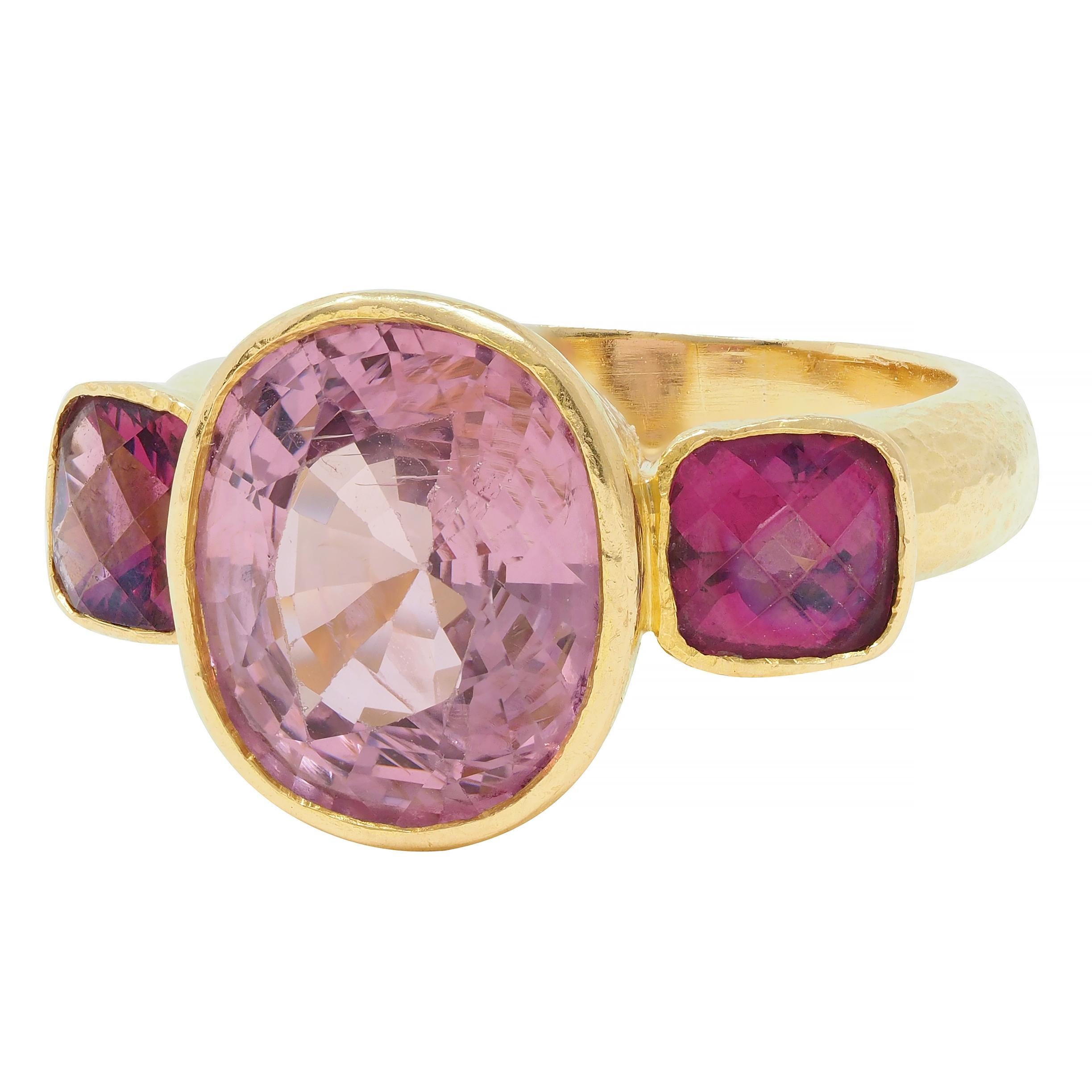 Elizabeth Locke Spinel Rhodolite Garnet 19 Karat Hammered Gold Gemstone Ring For Sale 1