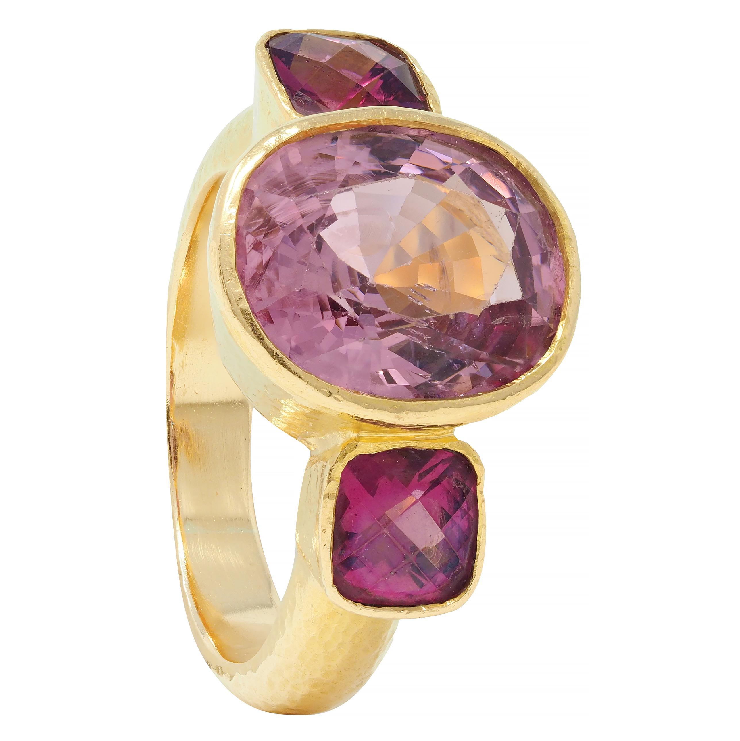 Elizabeth Locke Spinel Rhodolite Garnet 19 Karat Hammered Gold Gemstone Ring For Sale 7