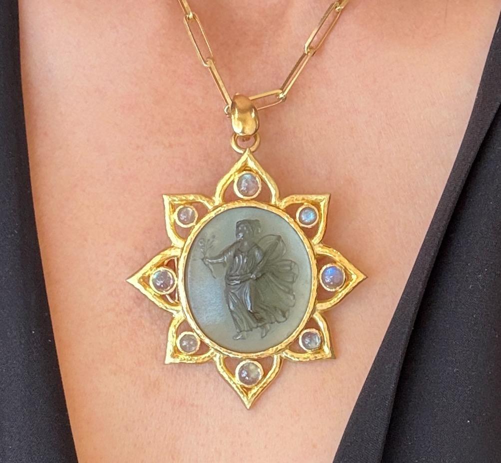 Elizabeth Locke Convertible Pin / Pendant
