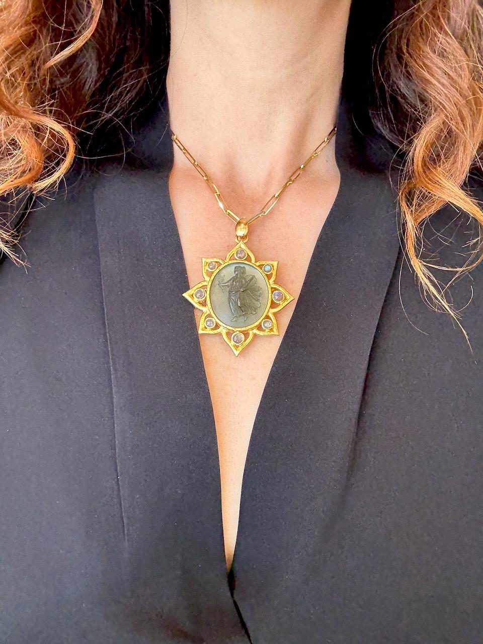 Elizabeth Locke Venetian Glass Goddess Flora 18K Gold Large Pendant In Good Condition For Sale In Los Angeles, CA