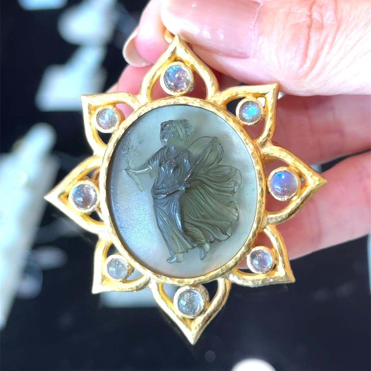 Elizabeth Locke Venetian Glass Goddess Flora 18K Gold Large Pendant For Sale 2