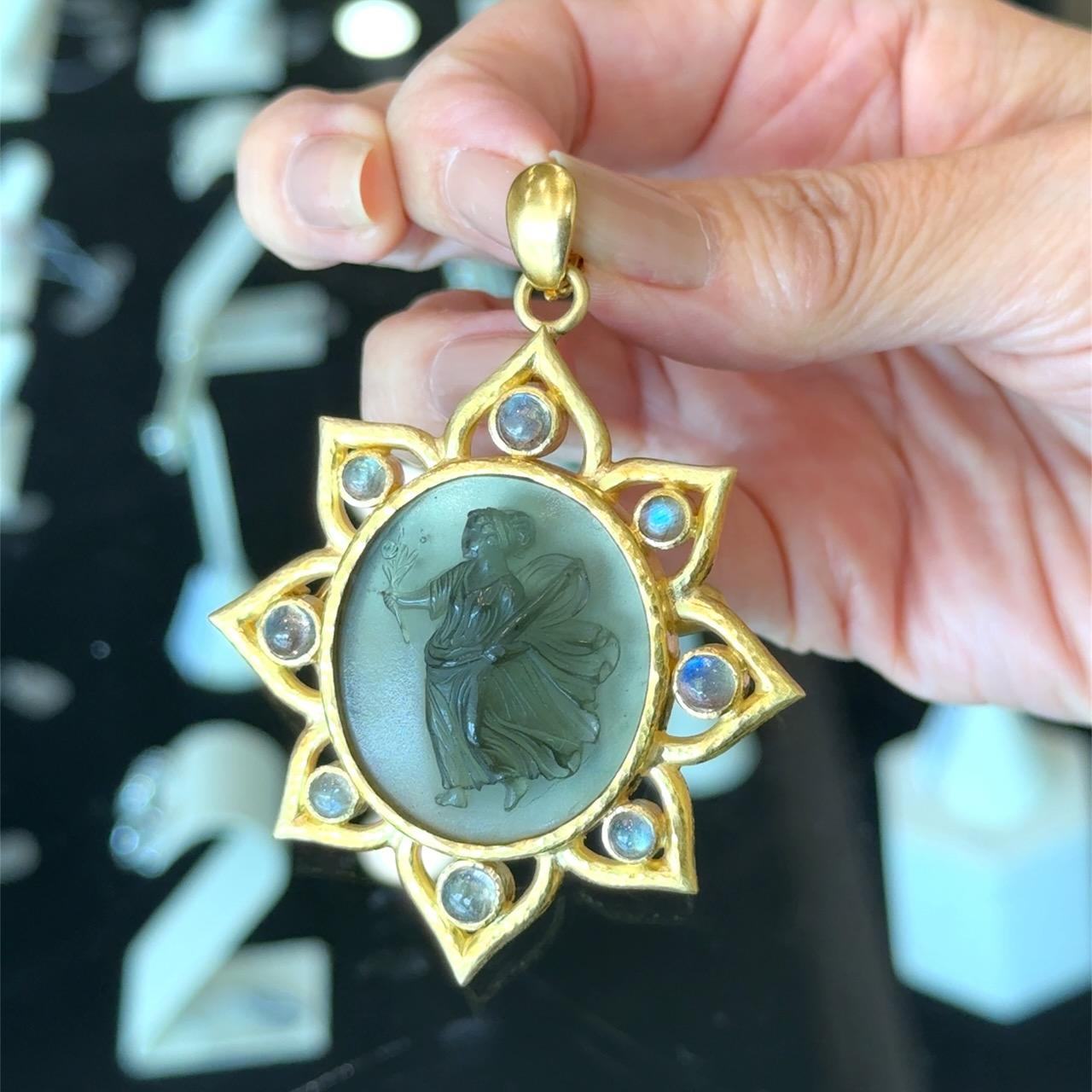 Elizabeth Locke Venetian Glass Goddess Flora 18K Gold Large Pendant For Sale 3