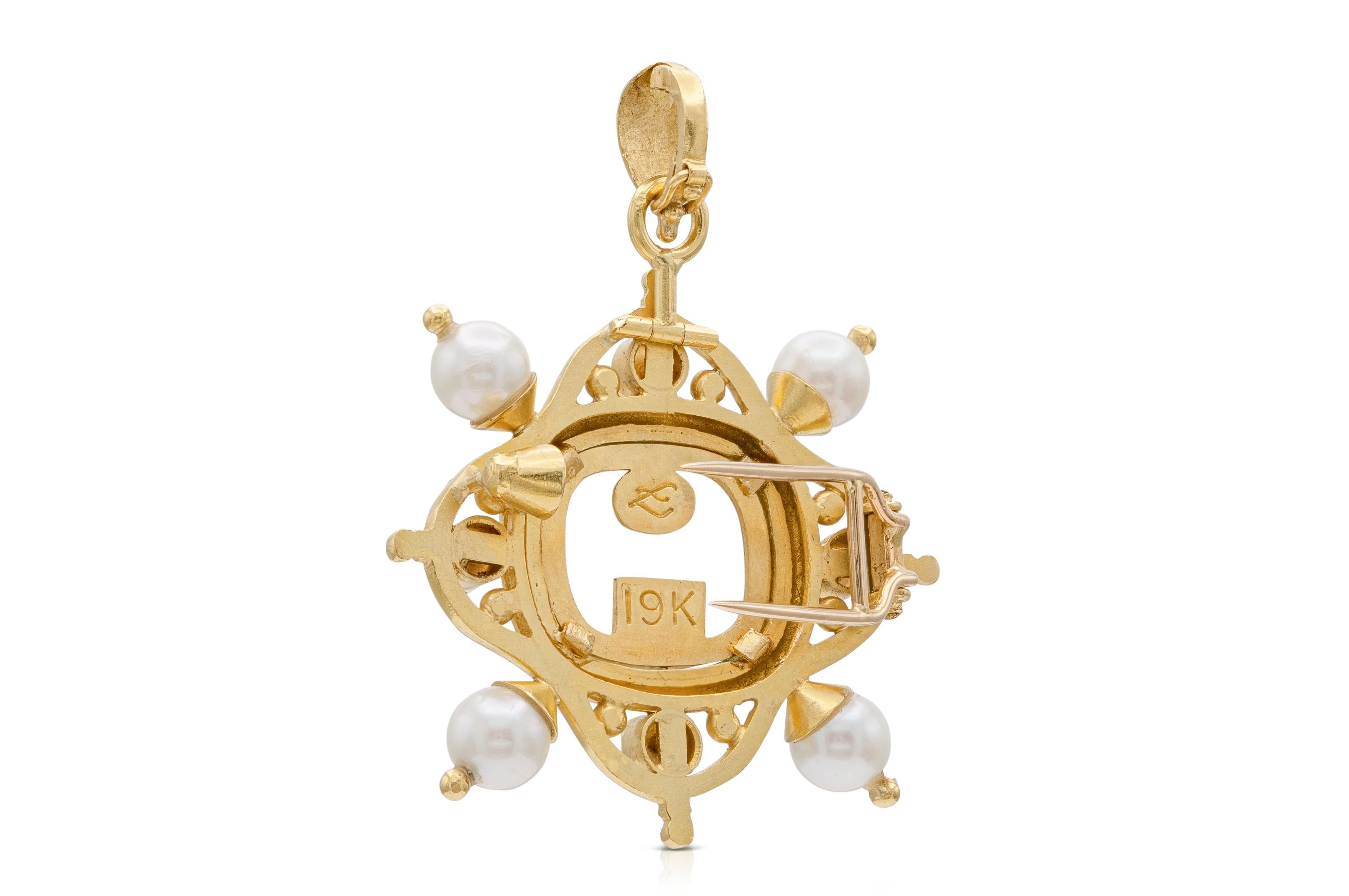 Elizabeth Locke Venetian Glass Intaglio Brooch Pendant with Pearls en Bueno estado para la venta en New York, NY