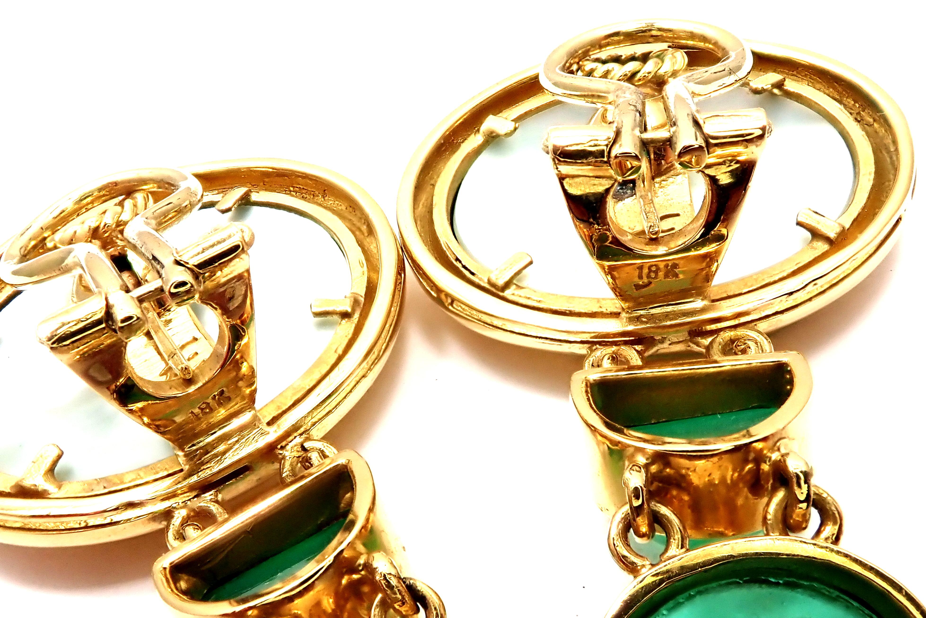 Women's or Men's Elizabeth Locke Venetian Green Glass Intaglio Chalcedony Yellow Gold Earrings