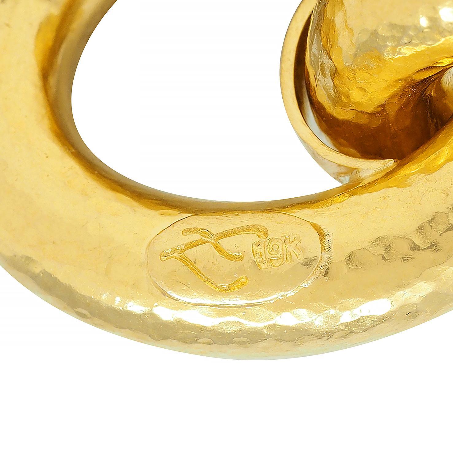 Elizabeth Locke Vintage 19 Karat Yellow Gold Hammered Link Bracelet For Sale 2