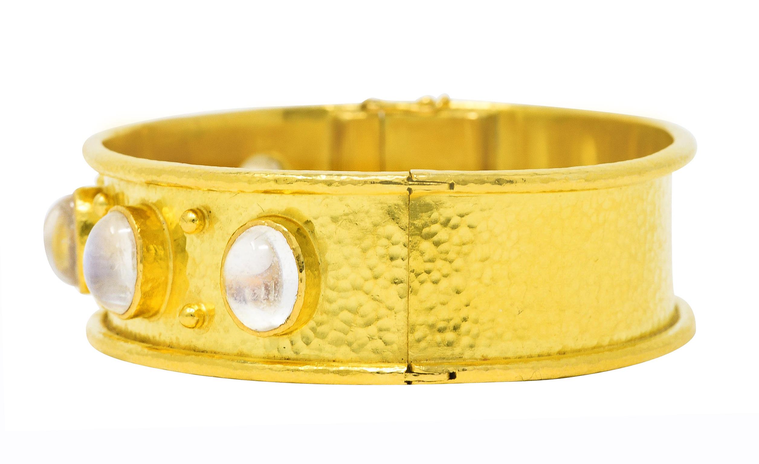 Elizabeth Locke Vintage Moonstone 19 Karat Yellow Gold Hammered Bangle Bracelet In Excellent Condition For Sale In Philadelphia, PA