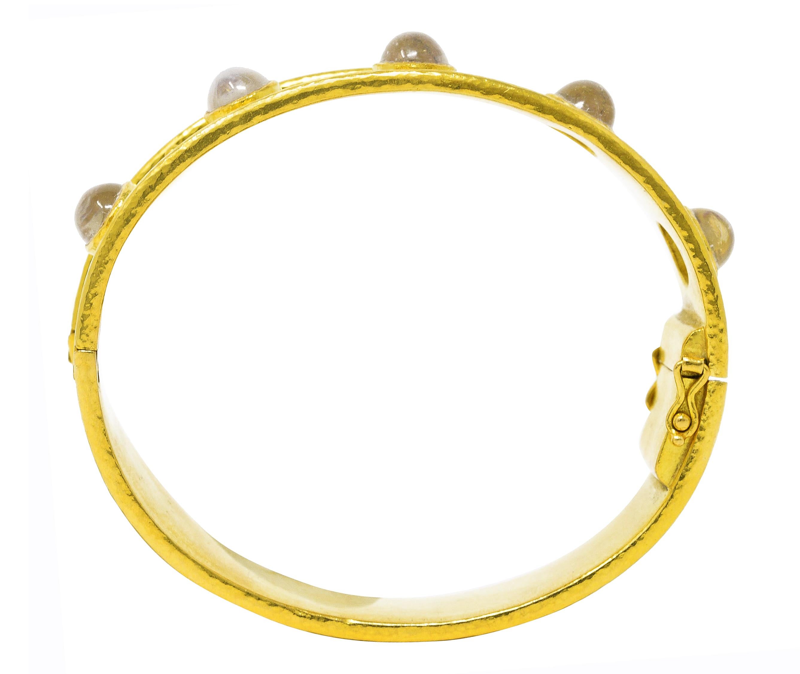 Elizabeth Locke Vintage Moonstone 19 Karat Yellow Gold Hammered Bangle Bracelet For Sale 2
