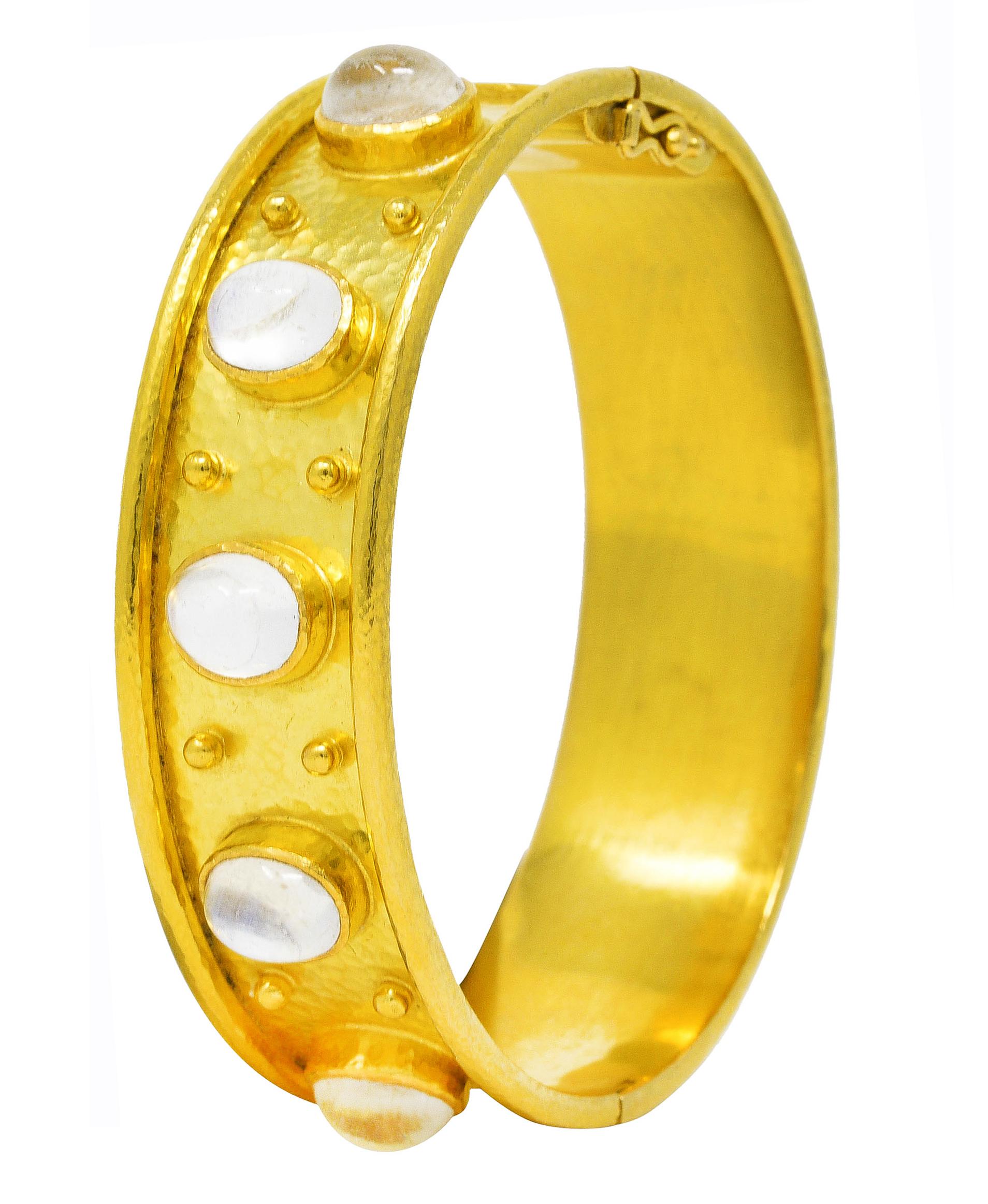 Elizabeth Locke Vintage Moonstone 19 Karat Yellow Gold Hammered Bangle Bracelet For Sale 3