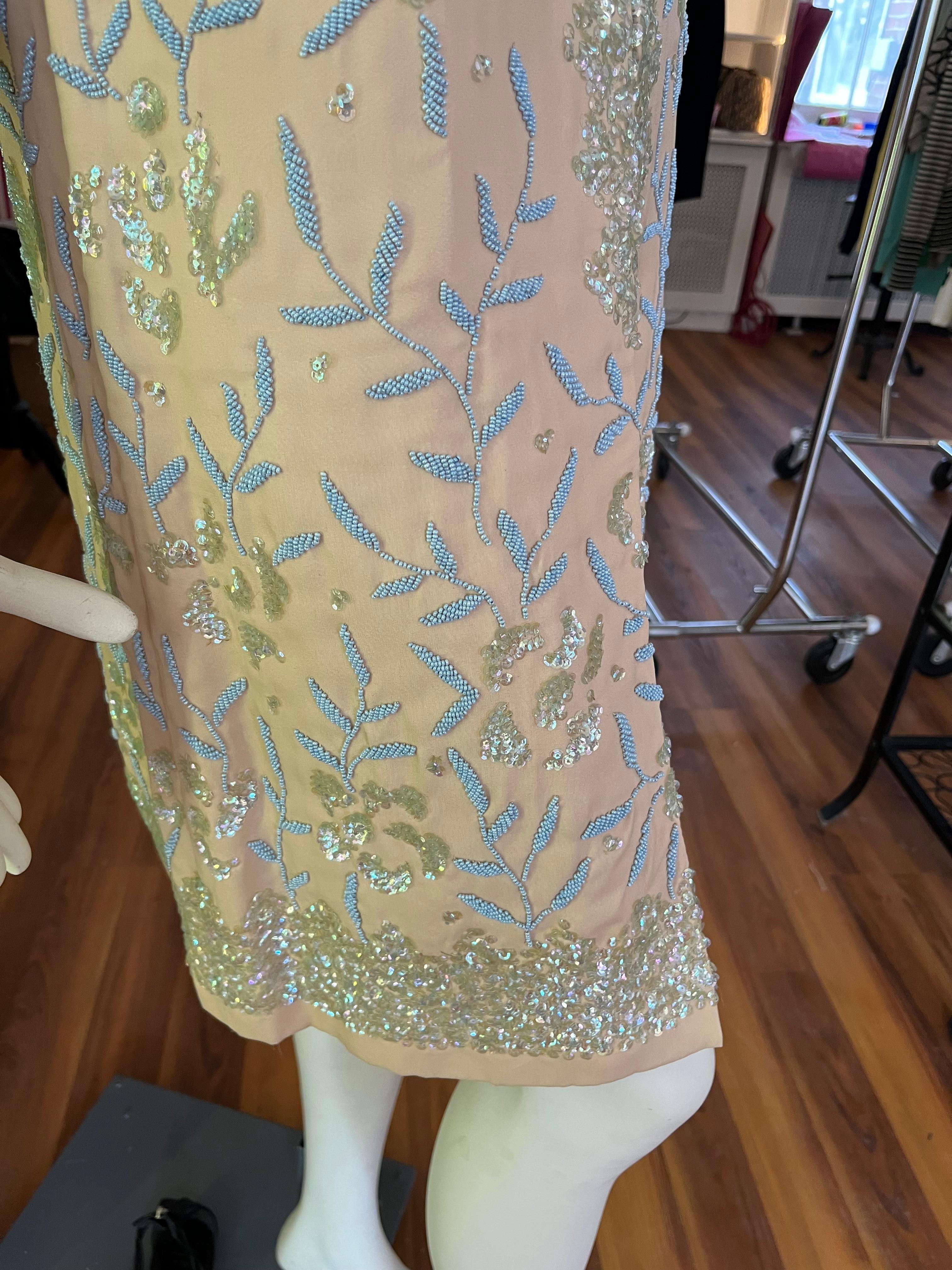 Elizabeth Mason Couture Embellished Evening Coat  In Good Condition For Sale In Port Hope, ON