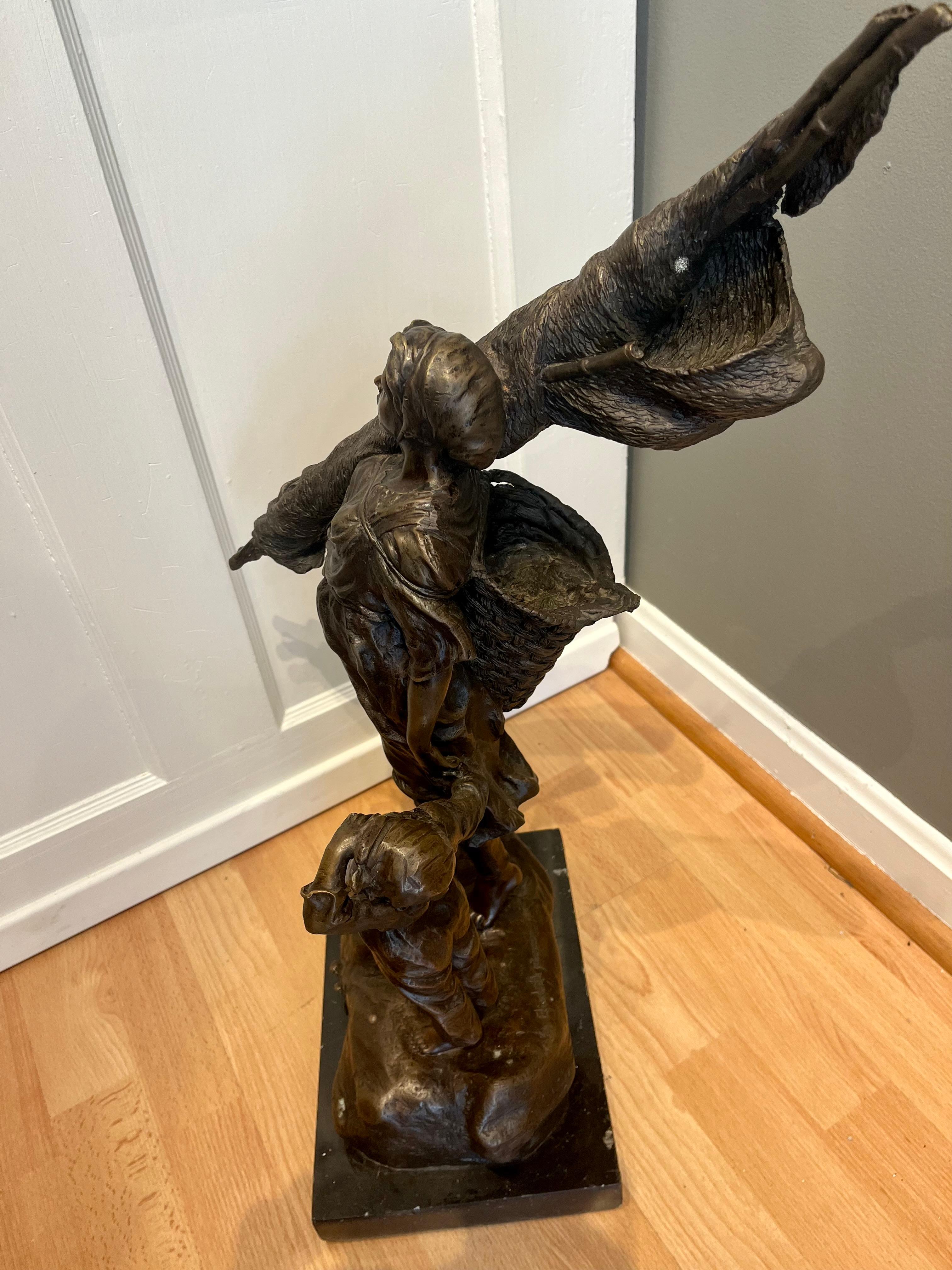 Fisher Girl of Picardy Bronzo - Figurative Sculpture Oro di Elizabeth Nourse