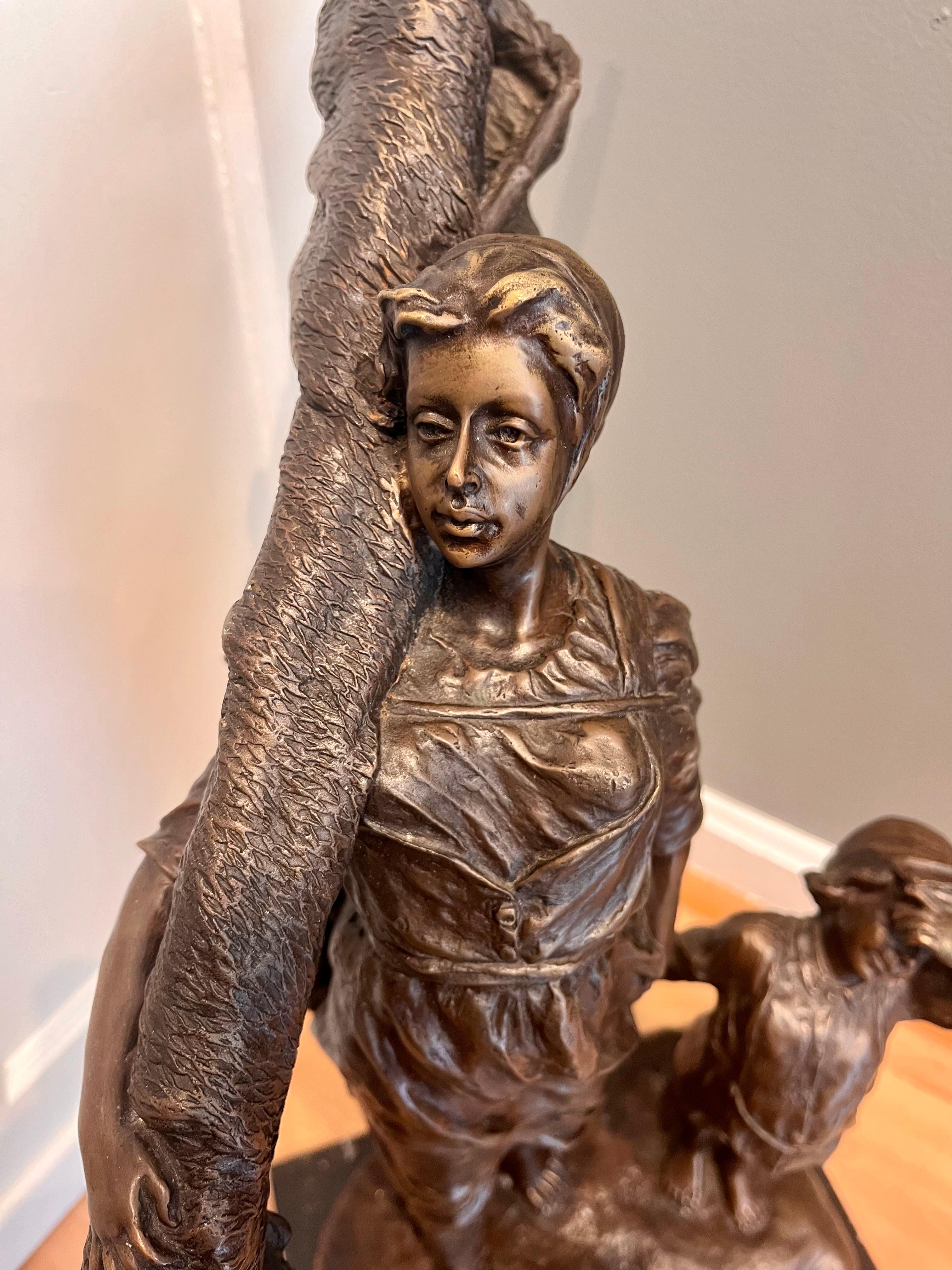 Questa rarissima scultura in bronzo è stata realizzata sulla base del dipinto dell'artista Elizabeth Nourse 