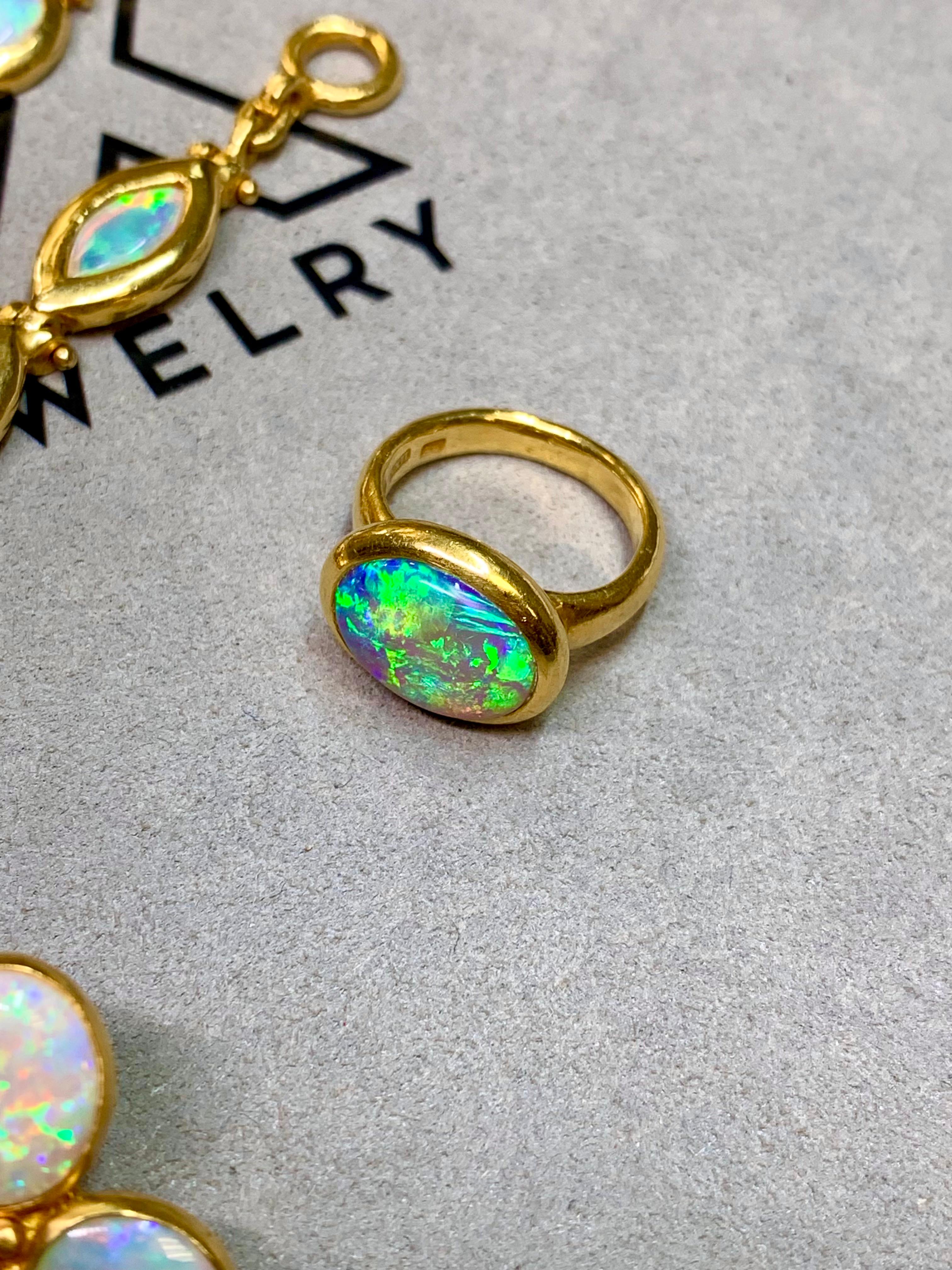 Cabochon Elizabeth Taylor DARLENE De Sedle Oro 22K e Opale Suite di diamanti Christie's 2011 in vendita