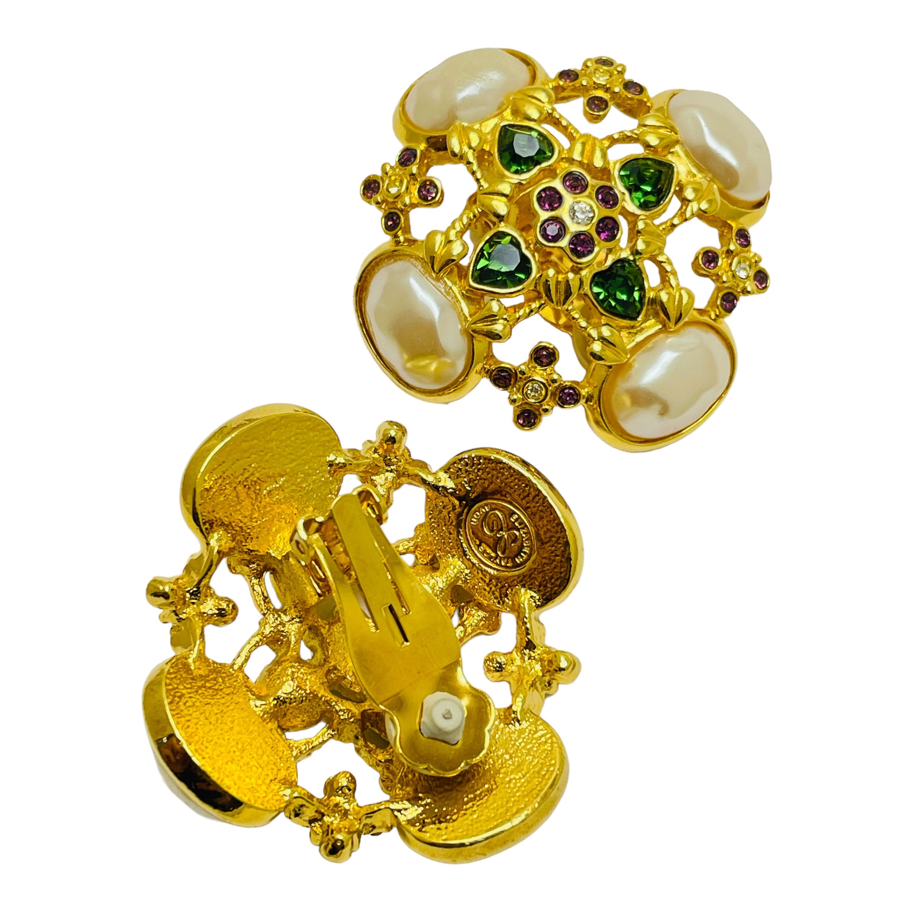 ELIZABETH TAYLOR orecchini a clip in vetro con perle d'oro e ametista e smeraldo In condizioni buone in vendita a Palos Hills, IL