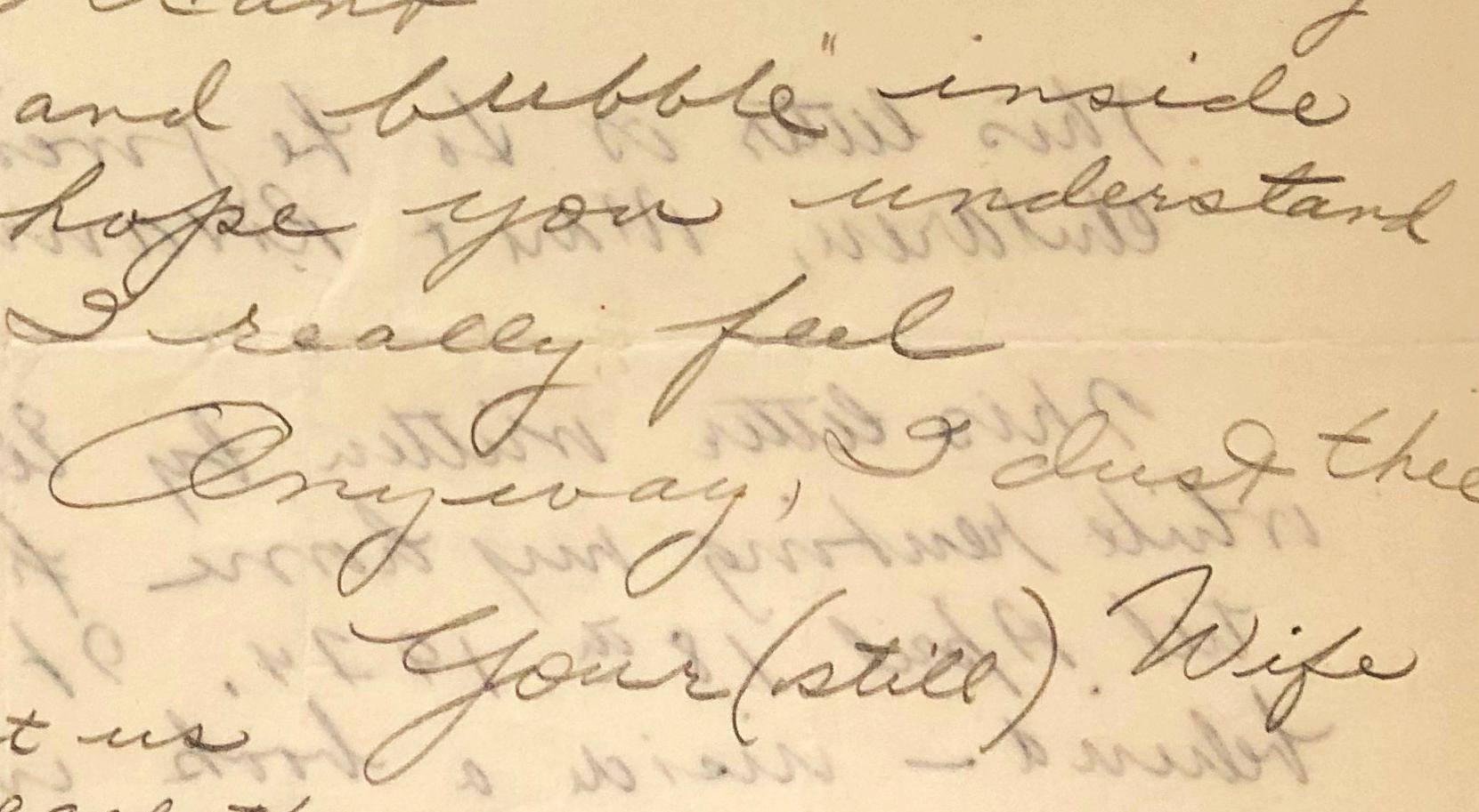 L'unique lettre d'amour d'Elizabeth Taylor et de Richard Burton :

Une lettre d'amour écrite, au crayon, par Elizabeth Taylor à son mari Richard Burton à l'occasion de leur dixième anniversaire de mariage, le 15 mars 1974, quelques jours avant