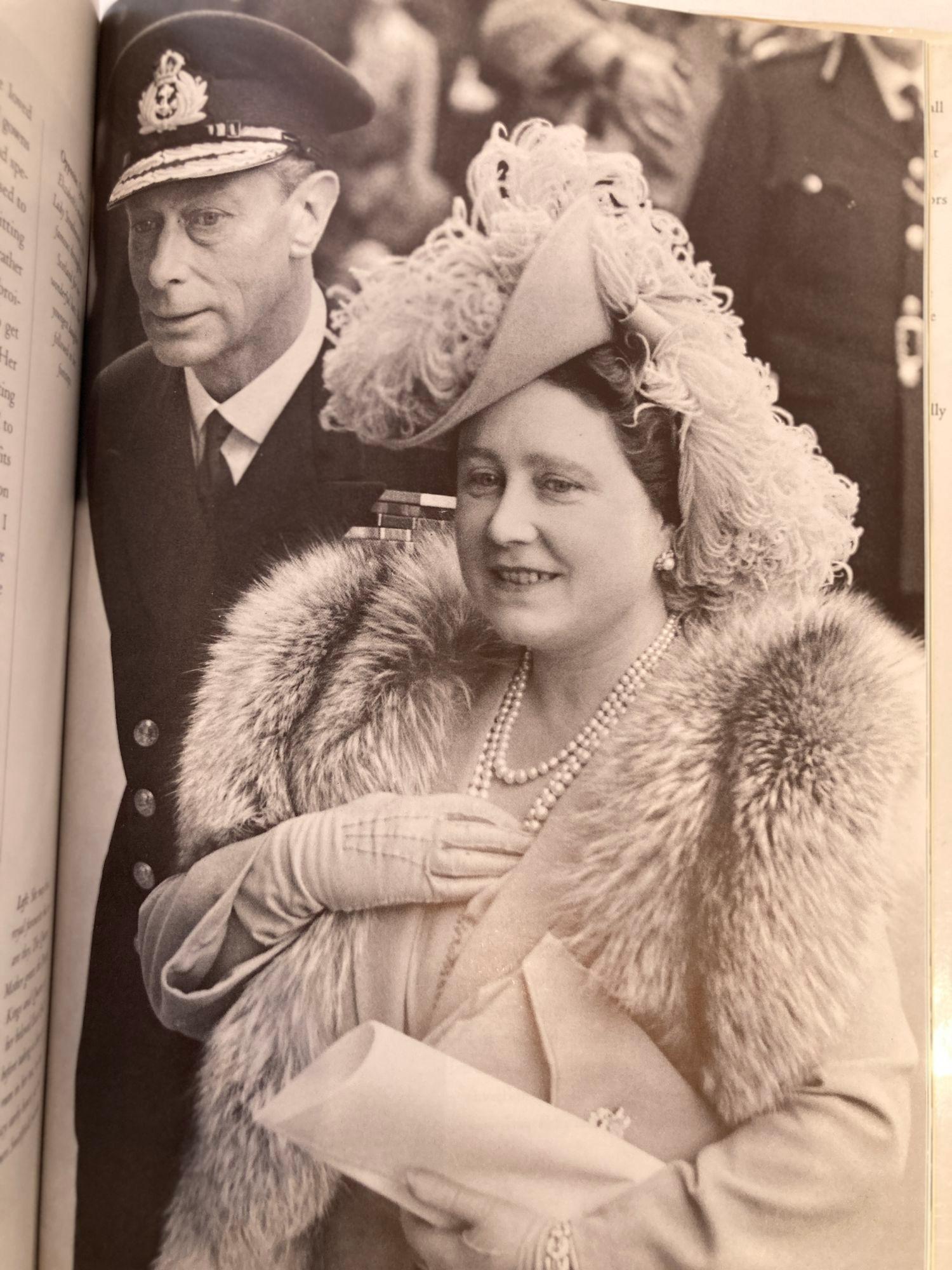 Elizabeth the Queen Mother : a Twentieth Century Life by Grania Forbes Hardcover For Sale 8