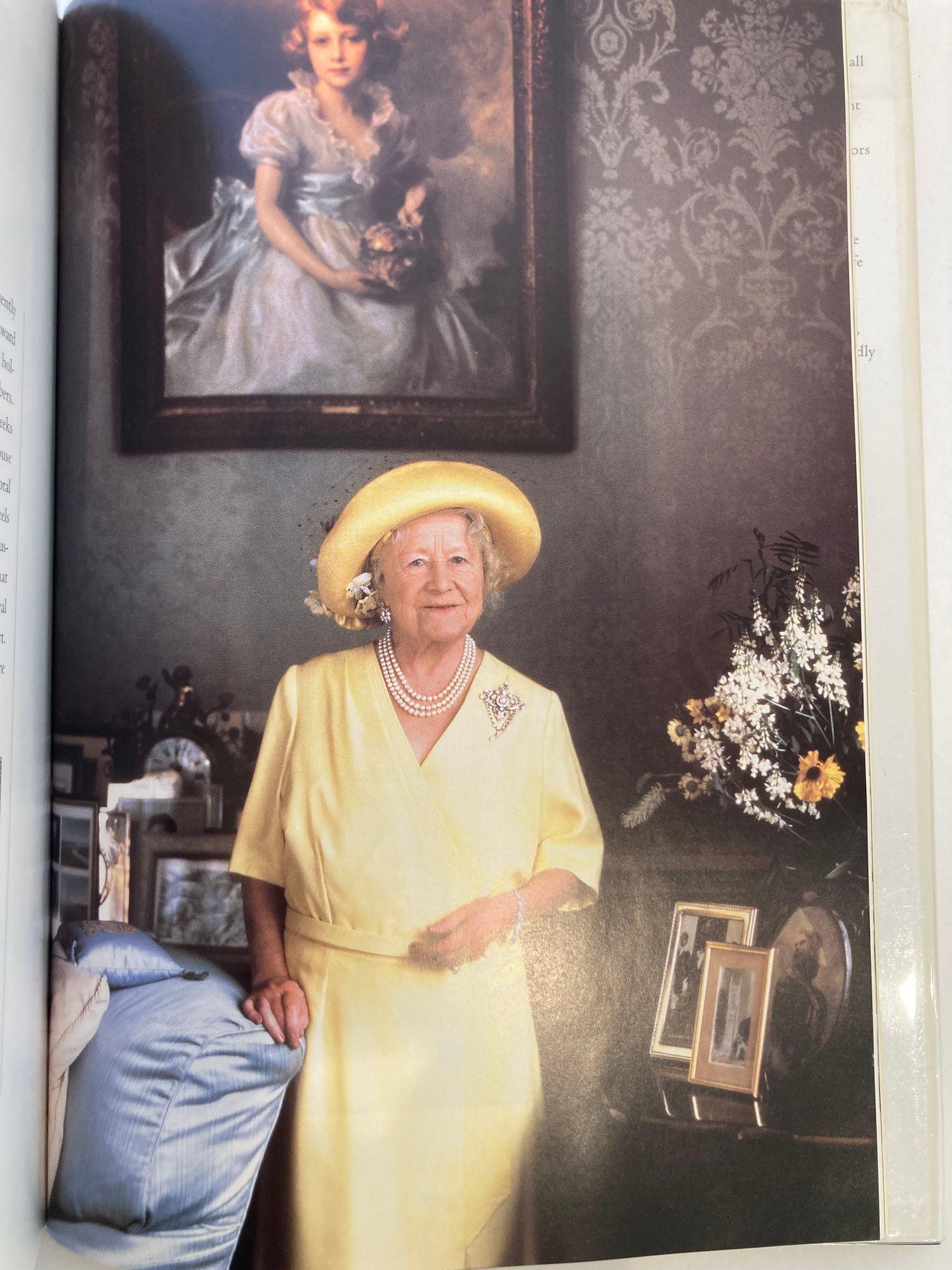 Elizabeth the Queen Mother : a Twentieth Century Life de Grania Forbes Hardcover en vente 9