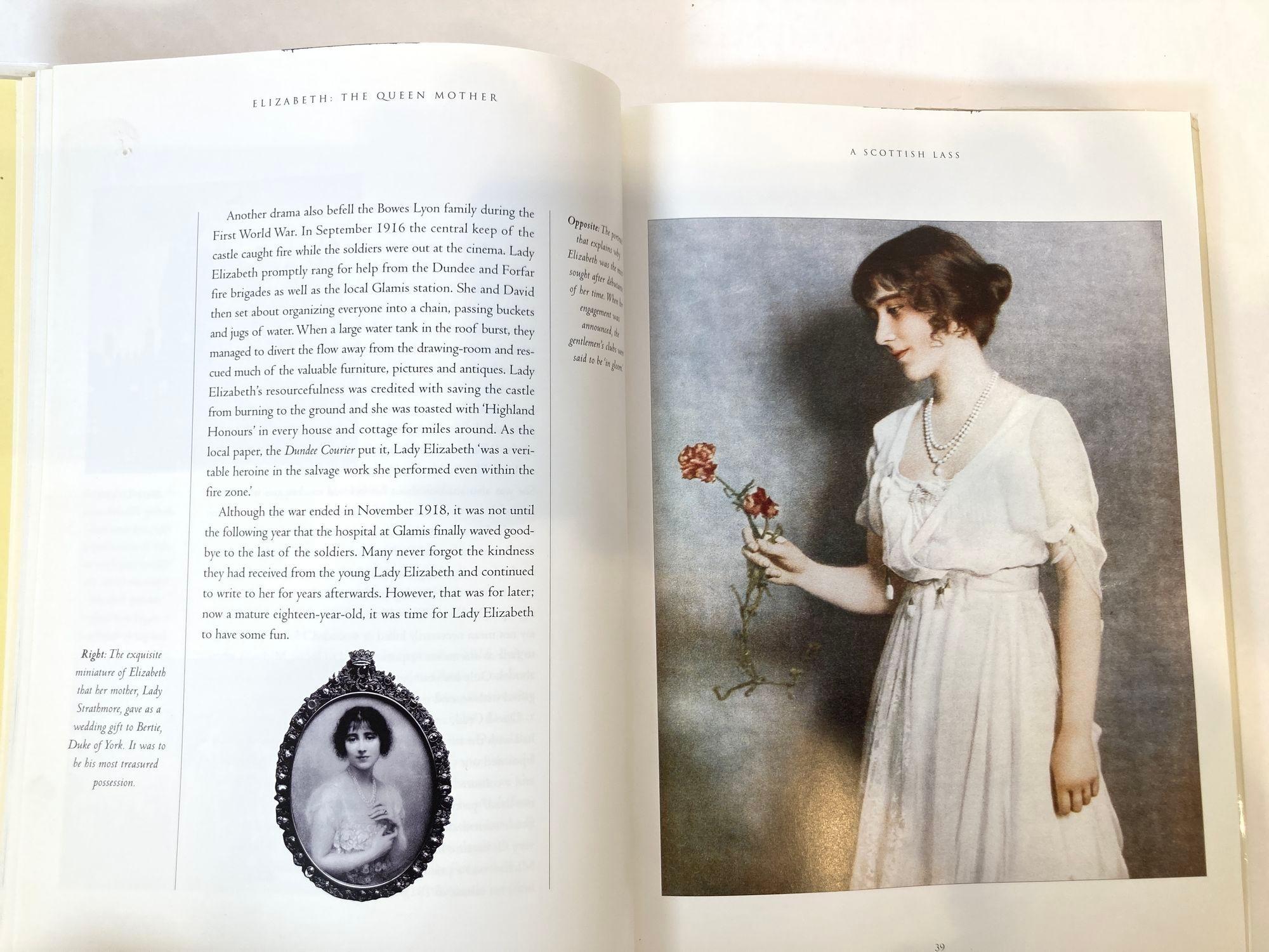 Elizabeth the Queen Mother : a Twentieth Century Life de Grania Forbes Hardcover en vente 1