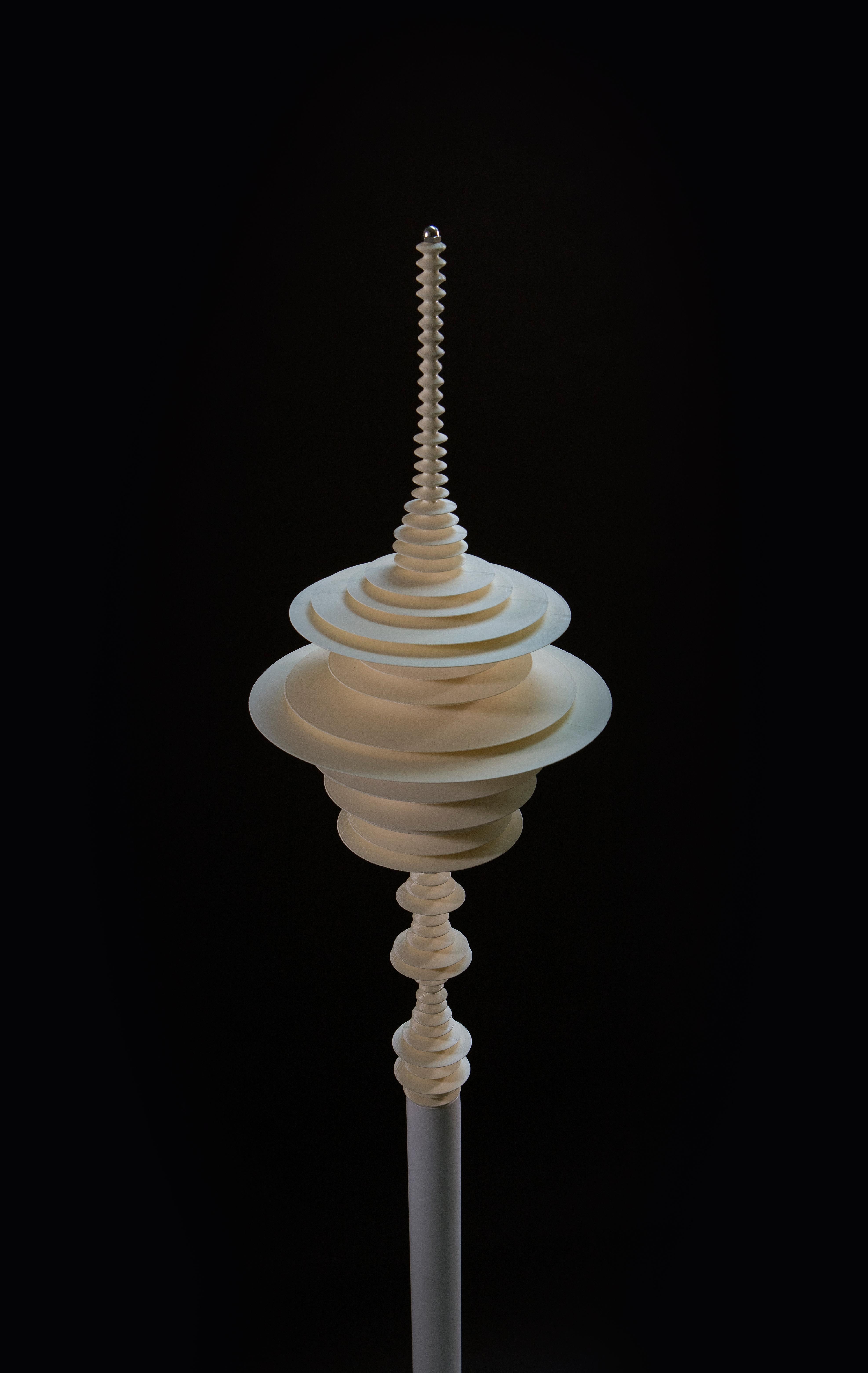 Bush Wren (modèle) - Noir Abstract Sculpture par Elizabeth Turk