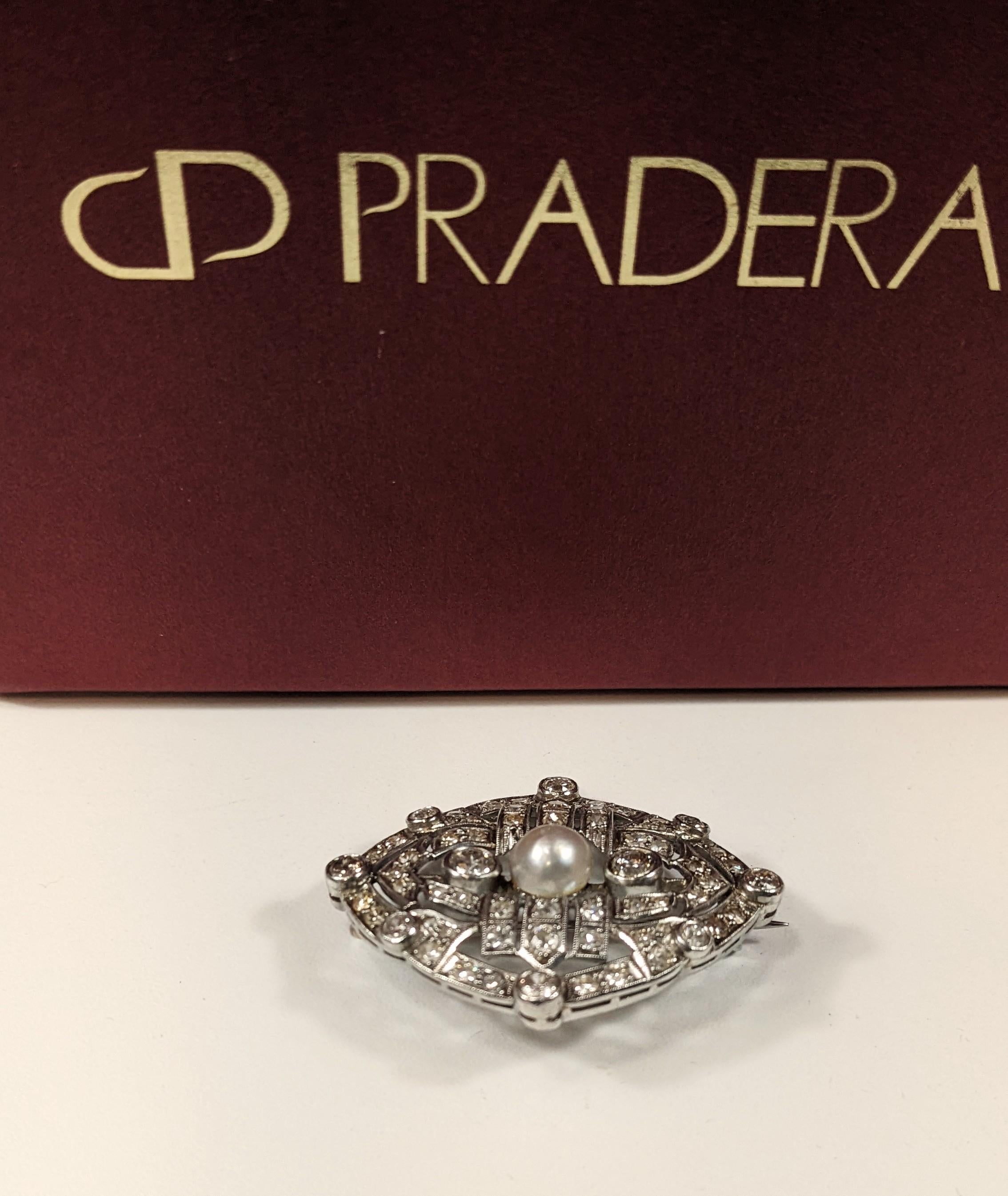 Brilliant Cut  Elizabethan Brooche in Platinum, Diamonds and Natural Pearl For Sale