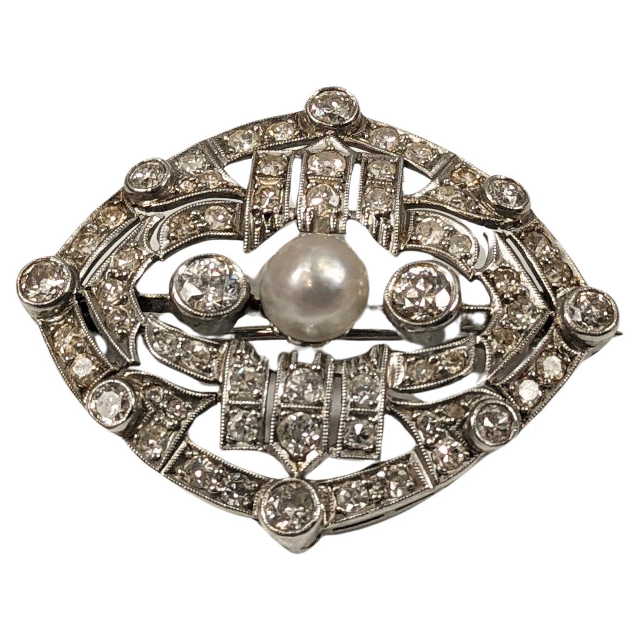  Elizabethan Brooche in Platinum, Diamonds and Natural Pearl For Sale