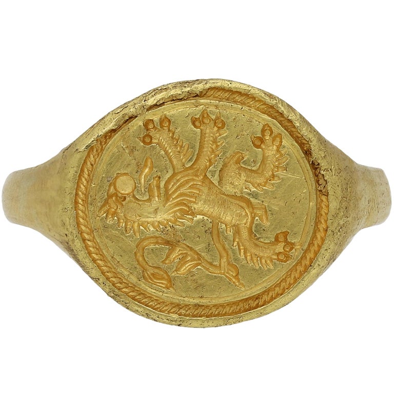 Elizabethan Gold Signet Ring with Scottish Rampant Lion, circa 16th Century