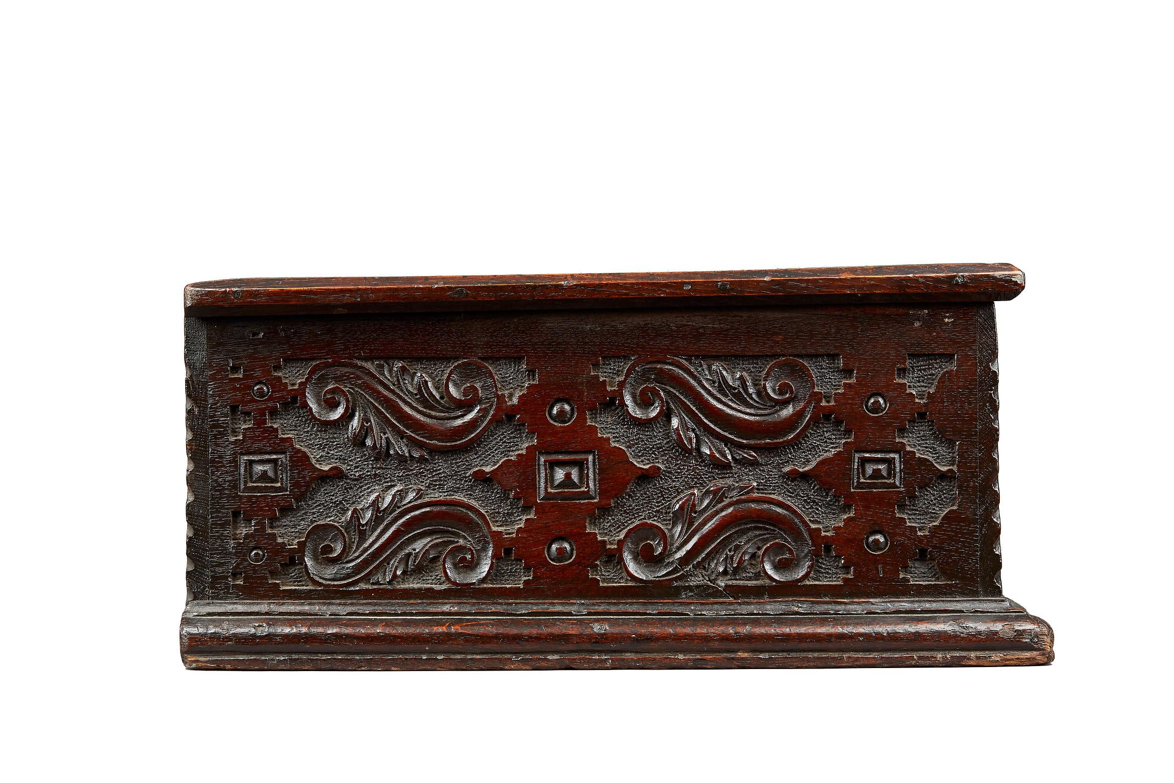 Elizabethan / James I Oak Document Box, English, circa 1600-1620 2