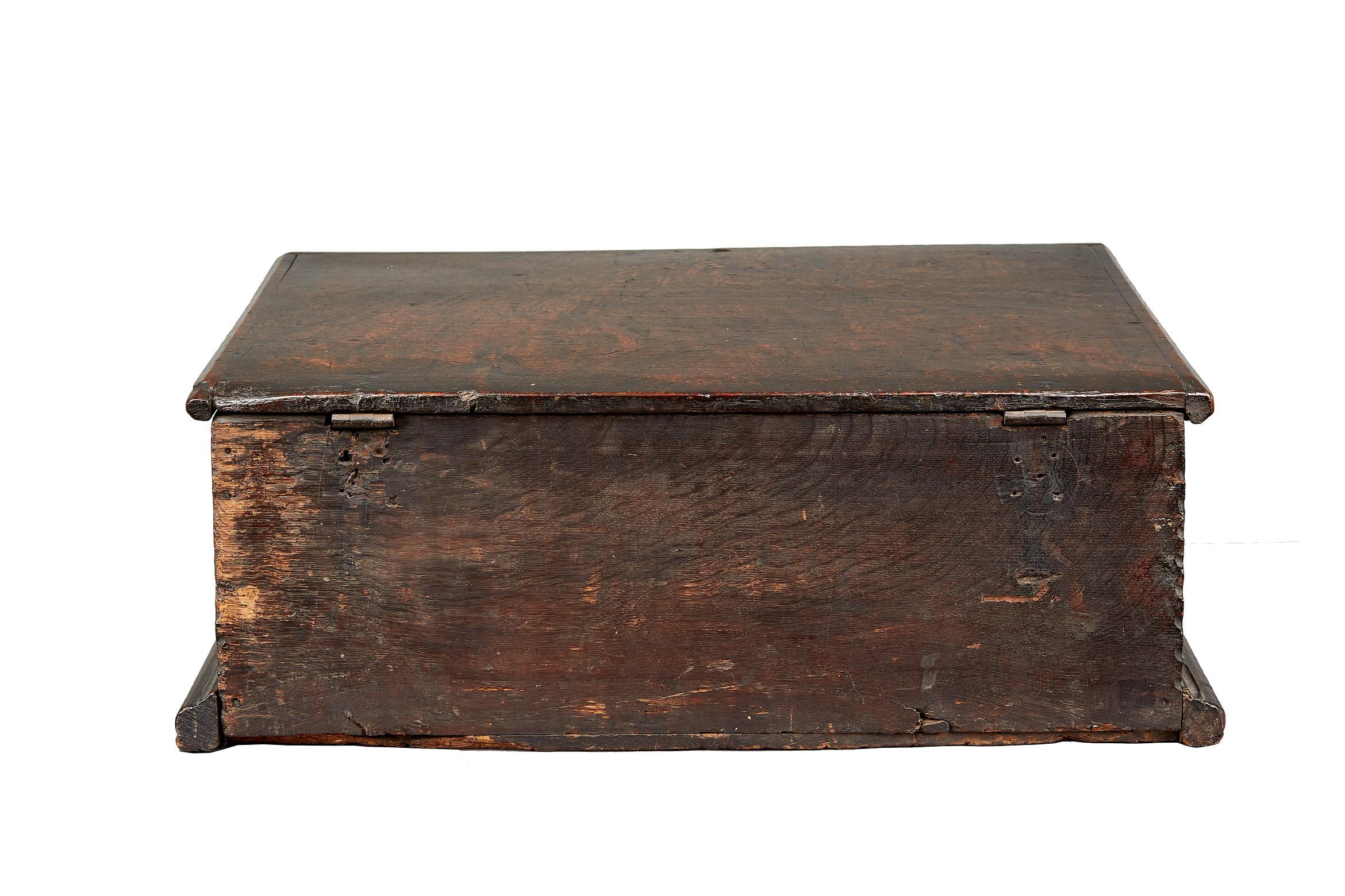 Elizabethan / James I Oak Document Box, English, circa 1600-1620 3