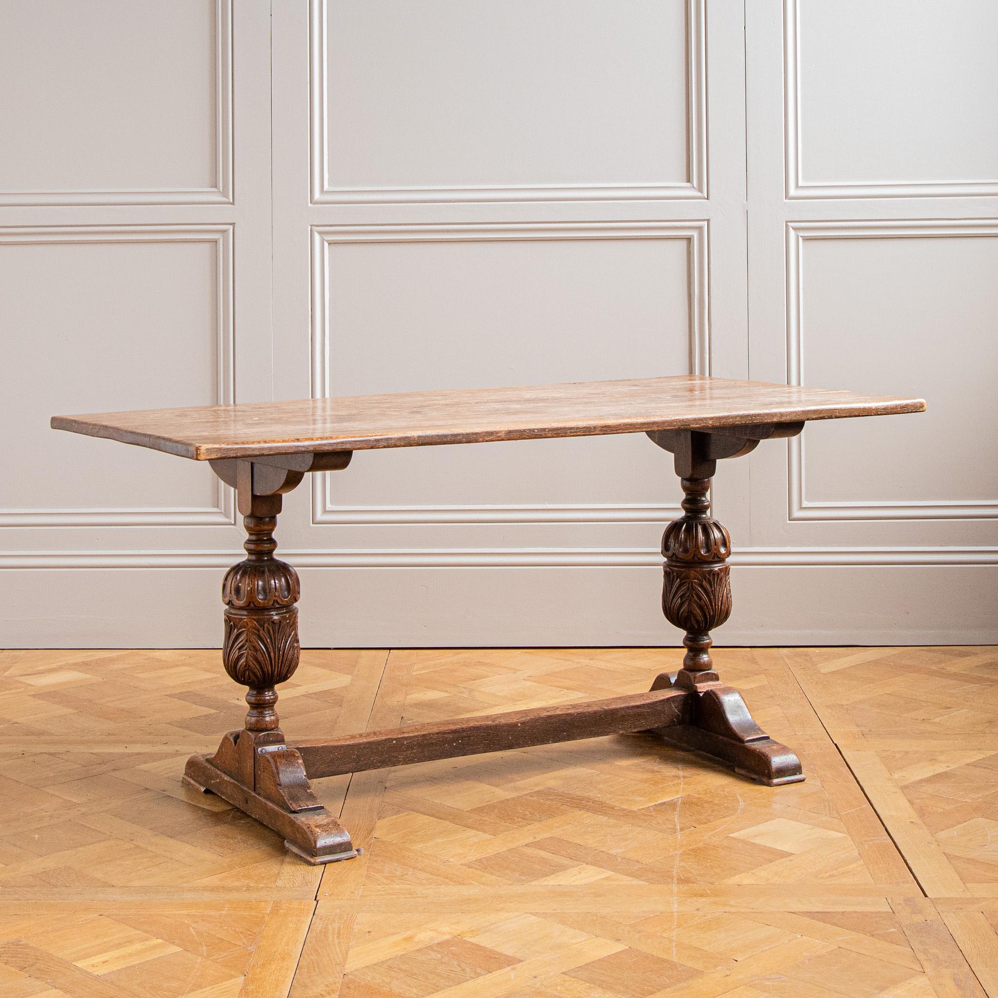 Chêne Table à manger de style élisabéthain en vente