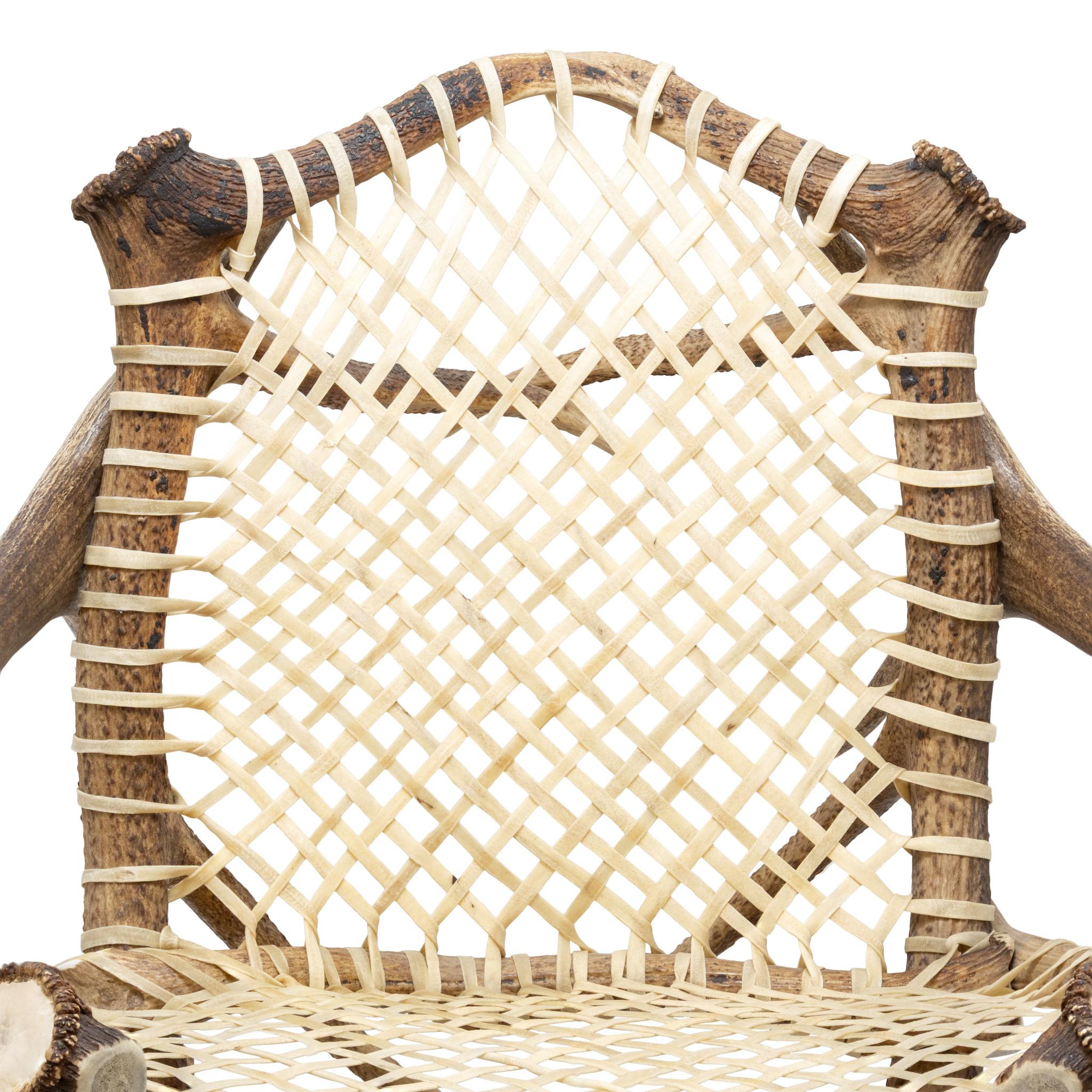 Elk Antler and Rawhide Armchair im Zustand „Gut“ im Angebot in Coeur d'Alene, ID