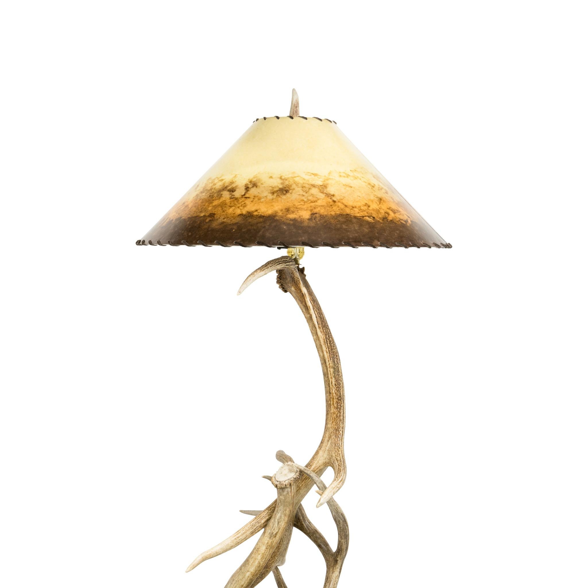 Elk Antler Floor Lamp In Good Condition For Sale In Coeur d'Alene, ID