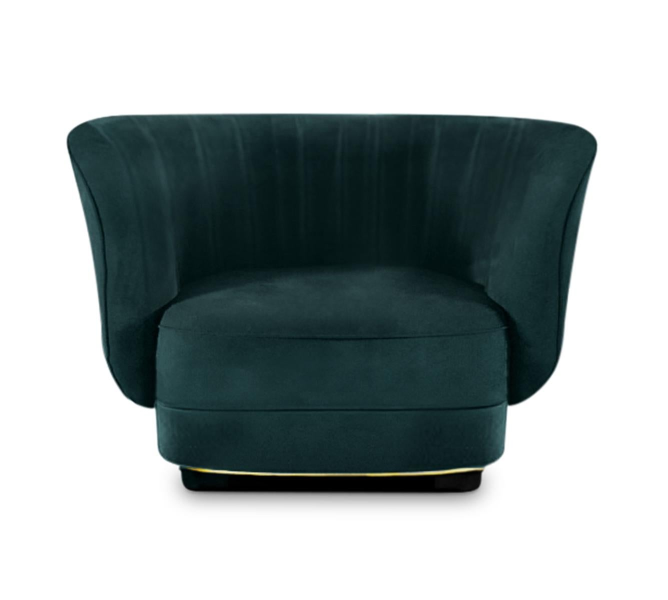 With distinctive branches, elk kelp is a species of algae known for its fascinating beauty. Just like ELK Armchair & its exceptional chair design. Upholstered in cotton velvet and with a base in glossy aged brass & black glossy lacquered, this