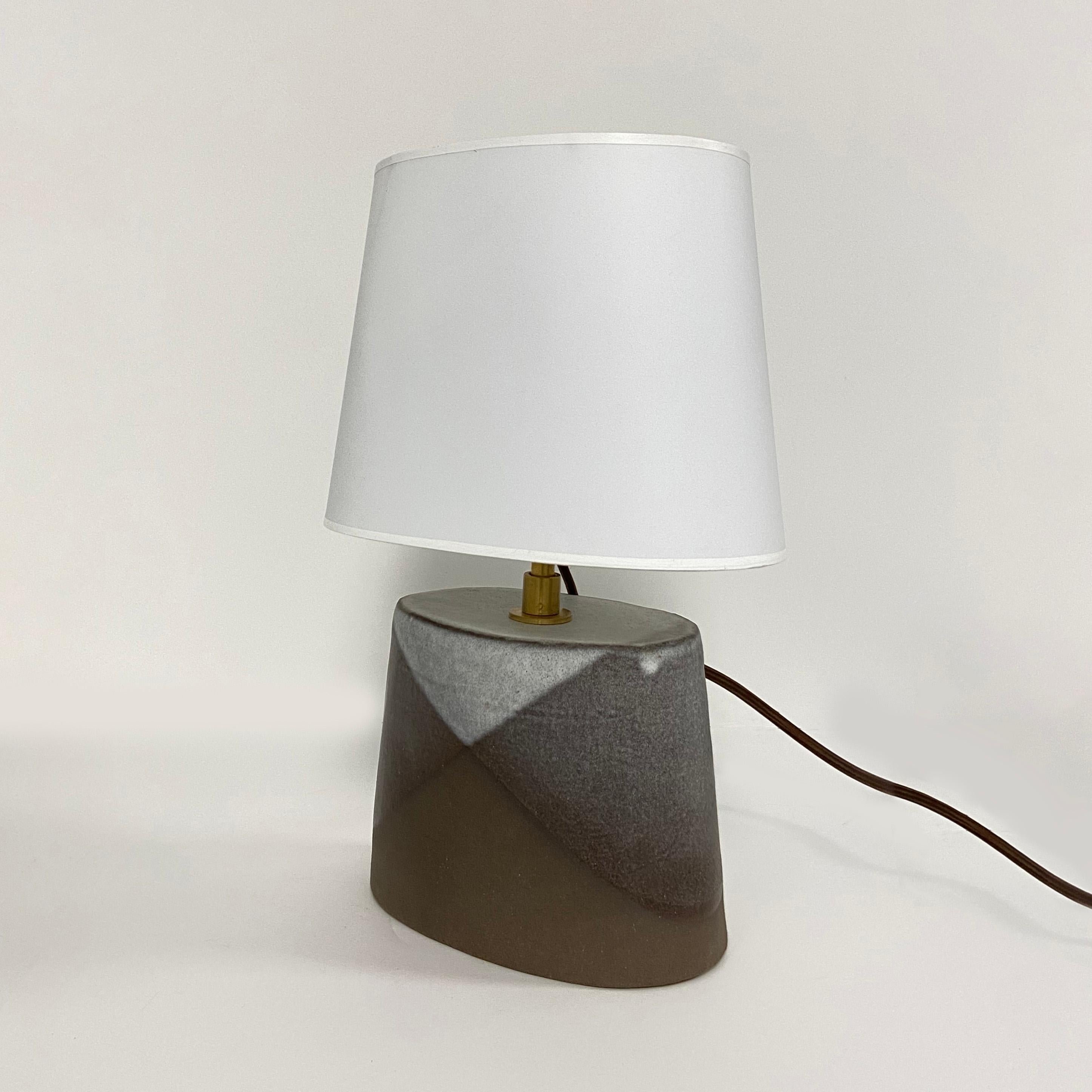 Elka Ovale Tischlampe aus Steingut, radgedreht / radgedreht & verändert (21. Jahrhundert und zeitgenössisch) im Angebot