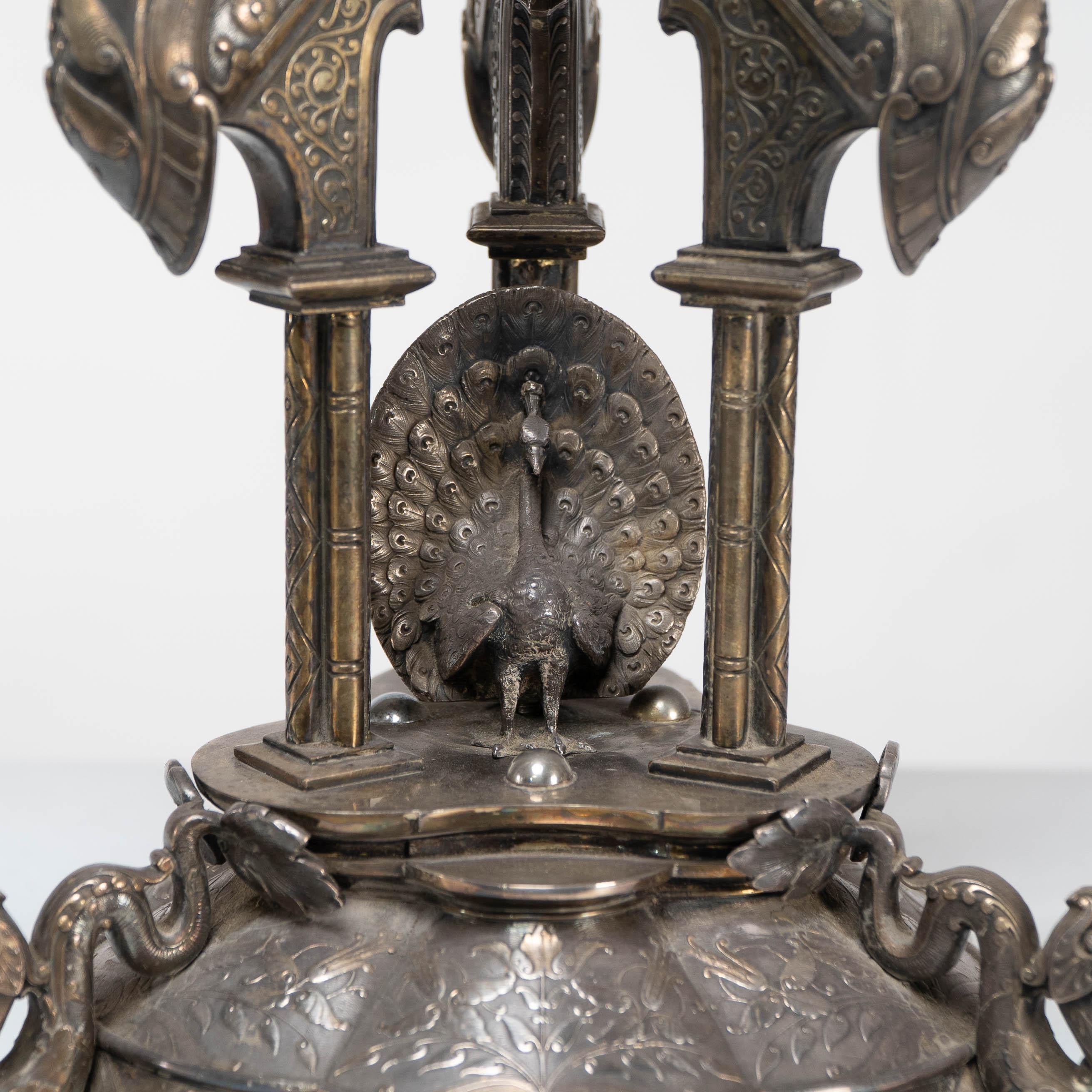 Elkington. An exhibition quality Aesthetic Movement silver plated oil lamp 5