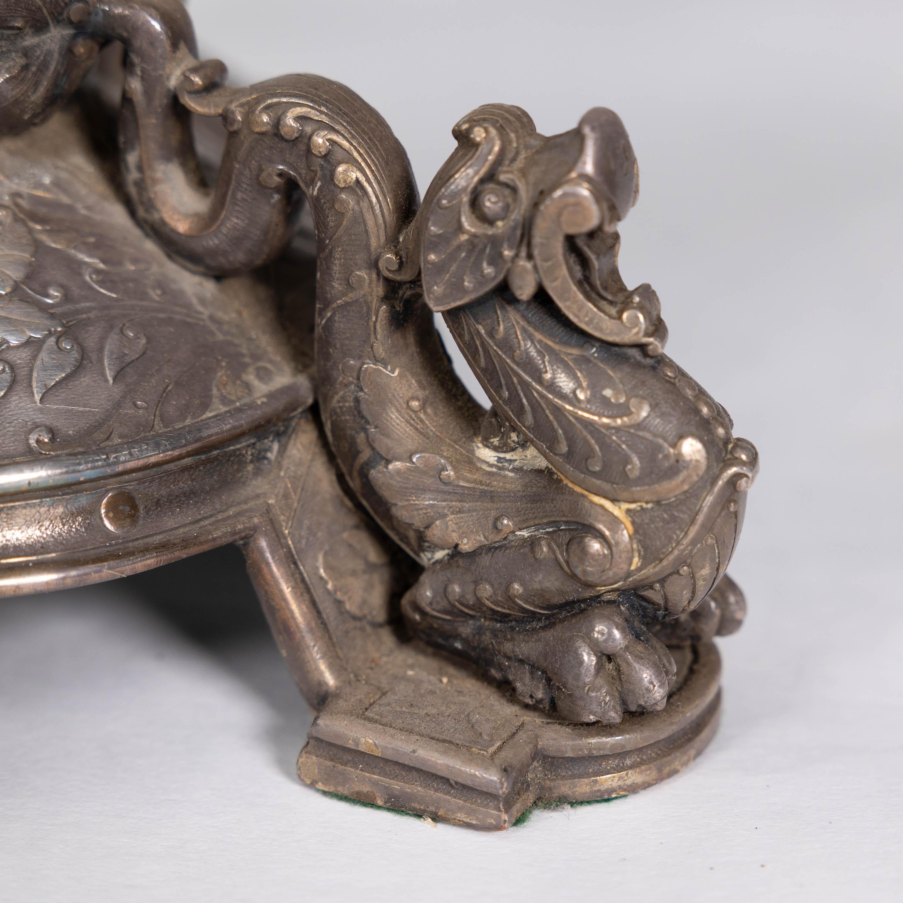 Elkington. An exhibition quality Aesthetic Movement silver plated oil lamp 8