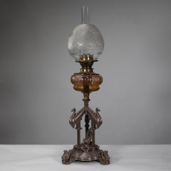 Elkington. Una lampada ad olio in argento placcato dell'Aesthetic Movement di qualità espositiva