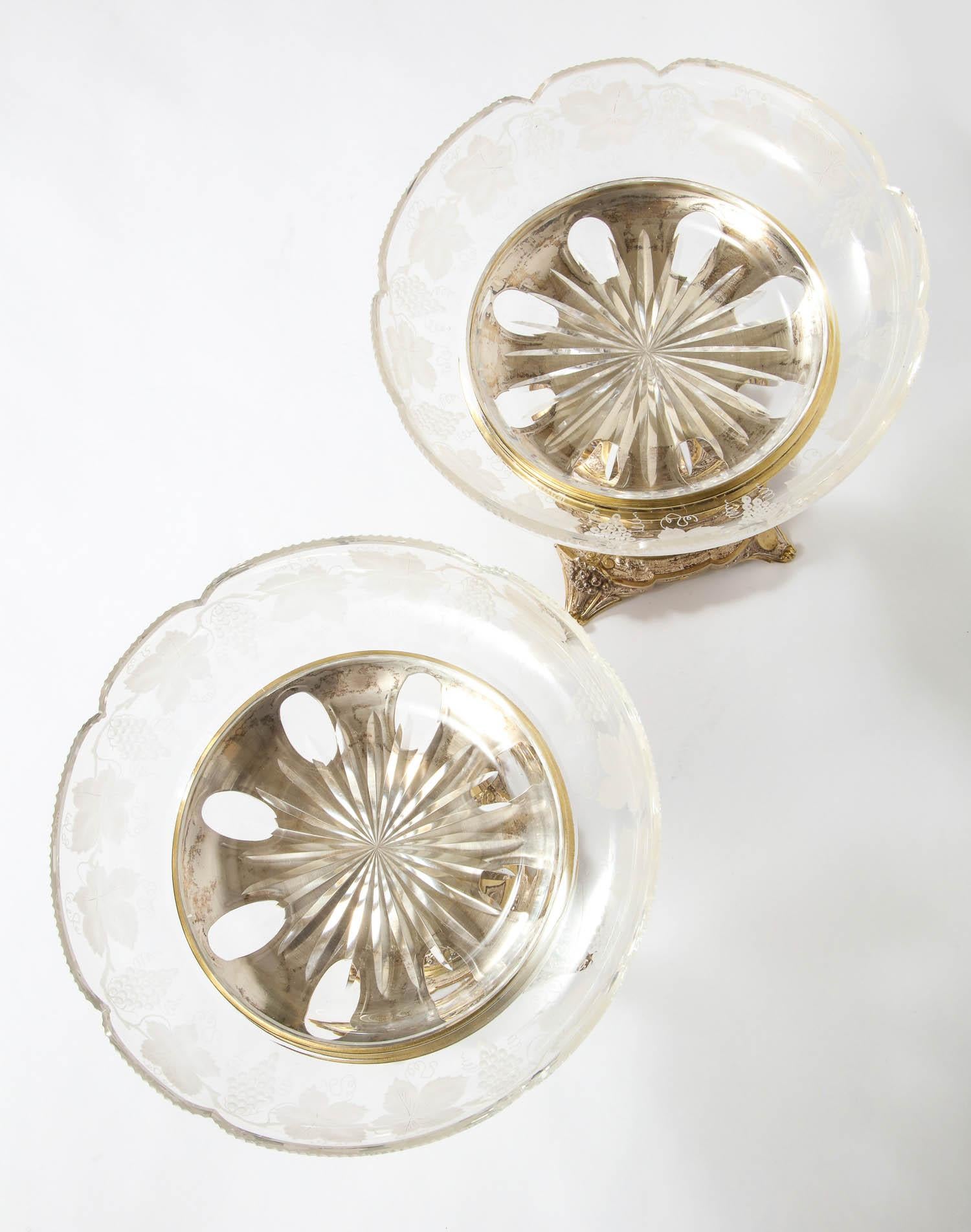 19th Century Elkington & Co., a Pair of Gilt and Silvered Bronze Tazza Centerpieces