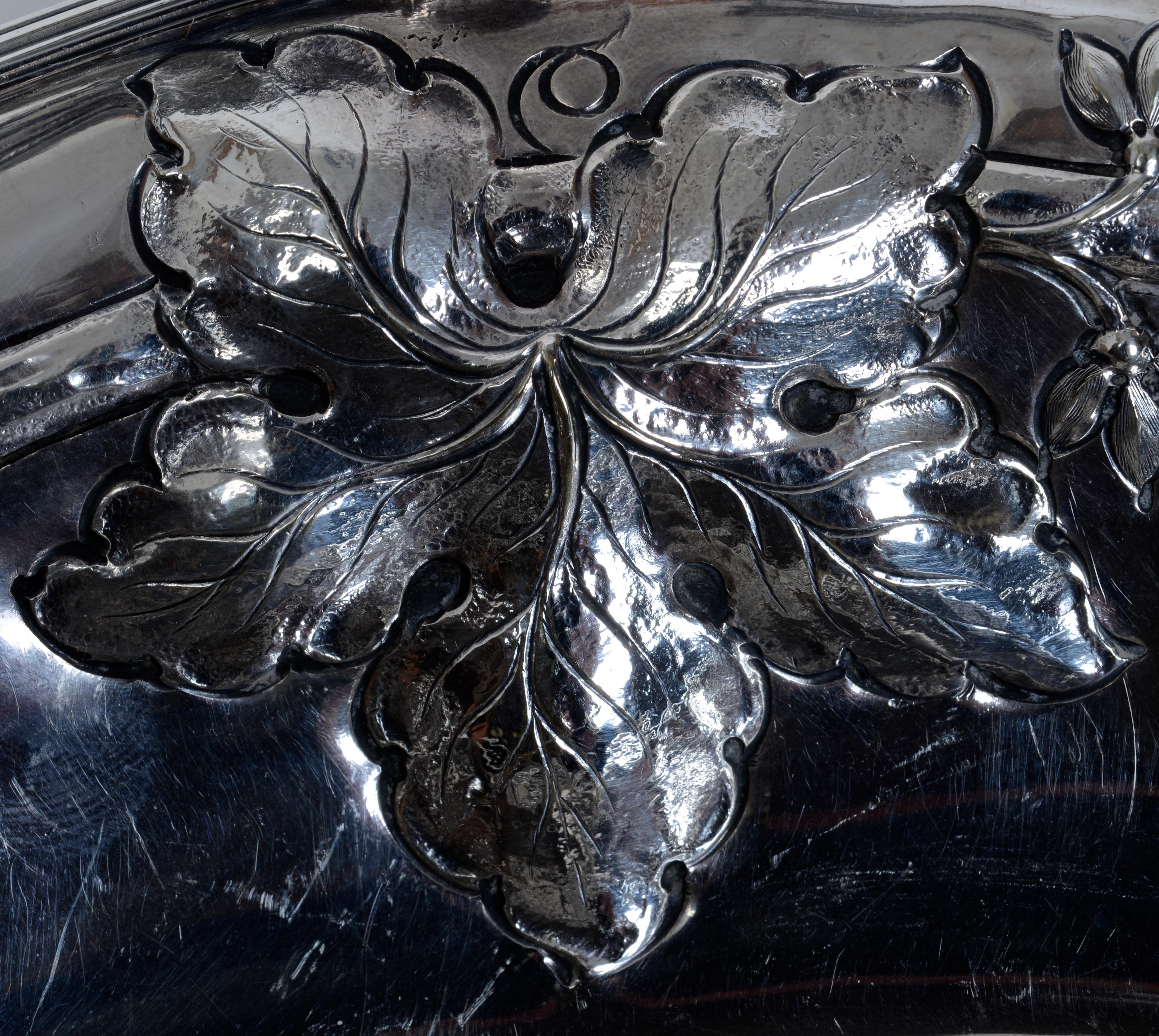 20ième siècle Elkington & Co Heavy Silver Plated Oblong Shaped Sided Cake Basket c1906 en vente