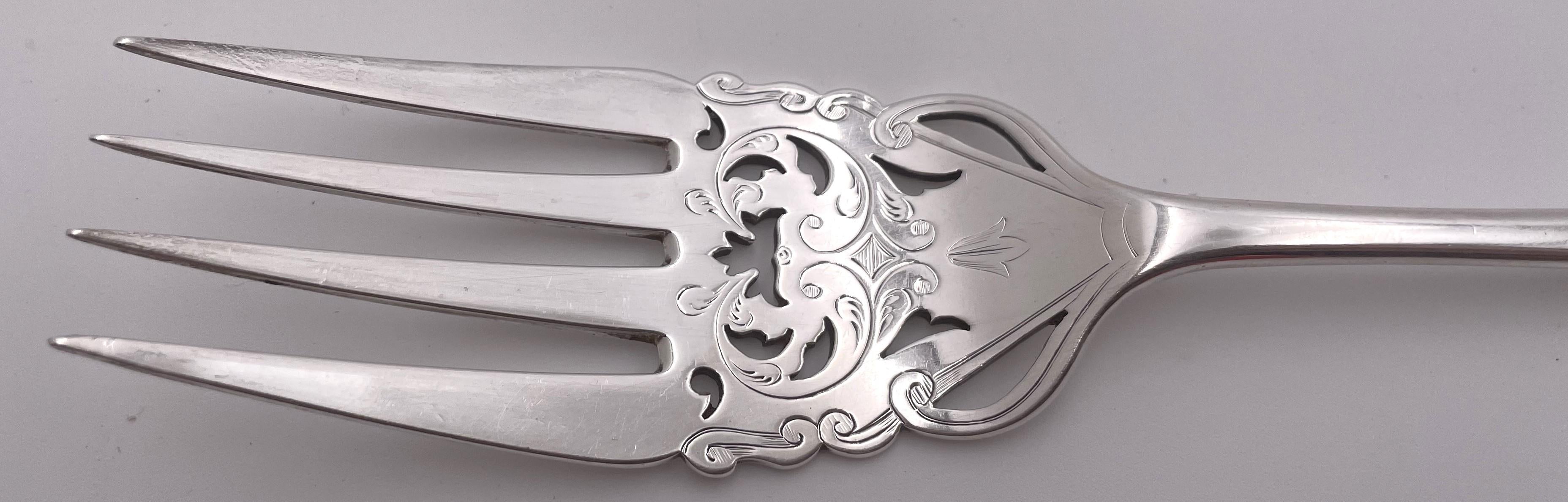 Inglese Set di 2 piatti da pesce vittoriani in argento Sterling Elkington del 1886 in vendita
