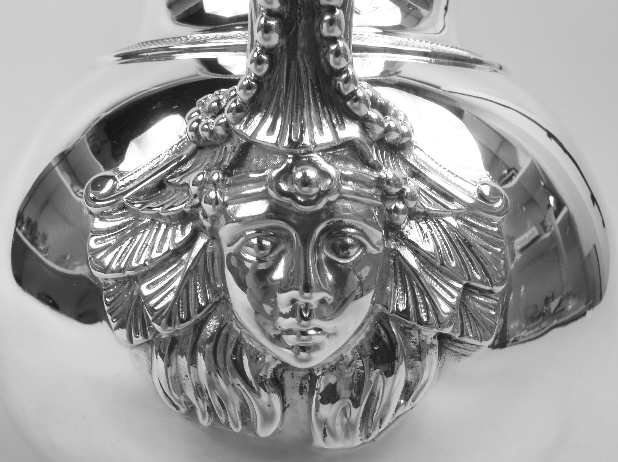 Brocca per l'acqua Elkington Victorian Classical Sterling Silver Bulldog in vendita 3