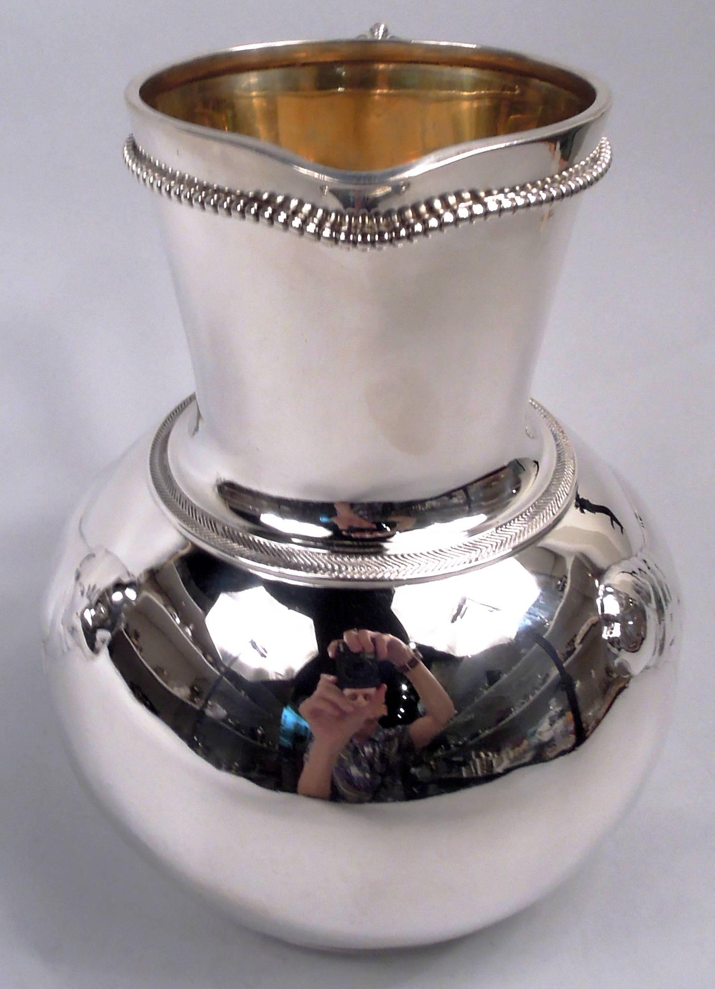 Inglese Brocca per l'acqua Elkington Victorian Classical Sterling Silver Bulldog in vendita