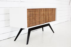 Elko Credenza, Linear